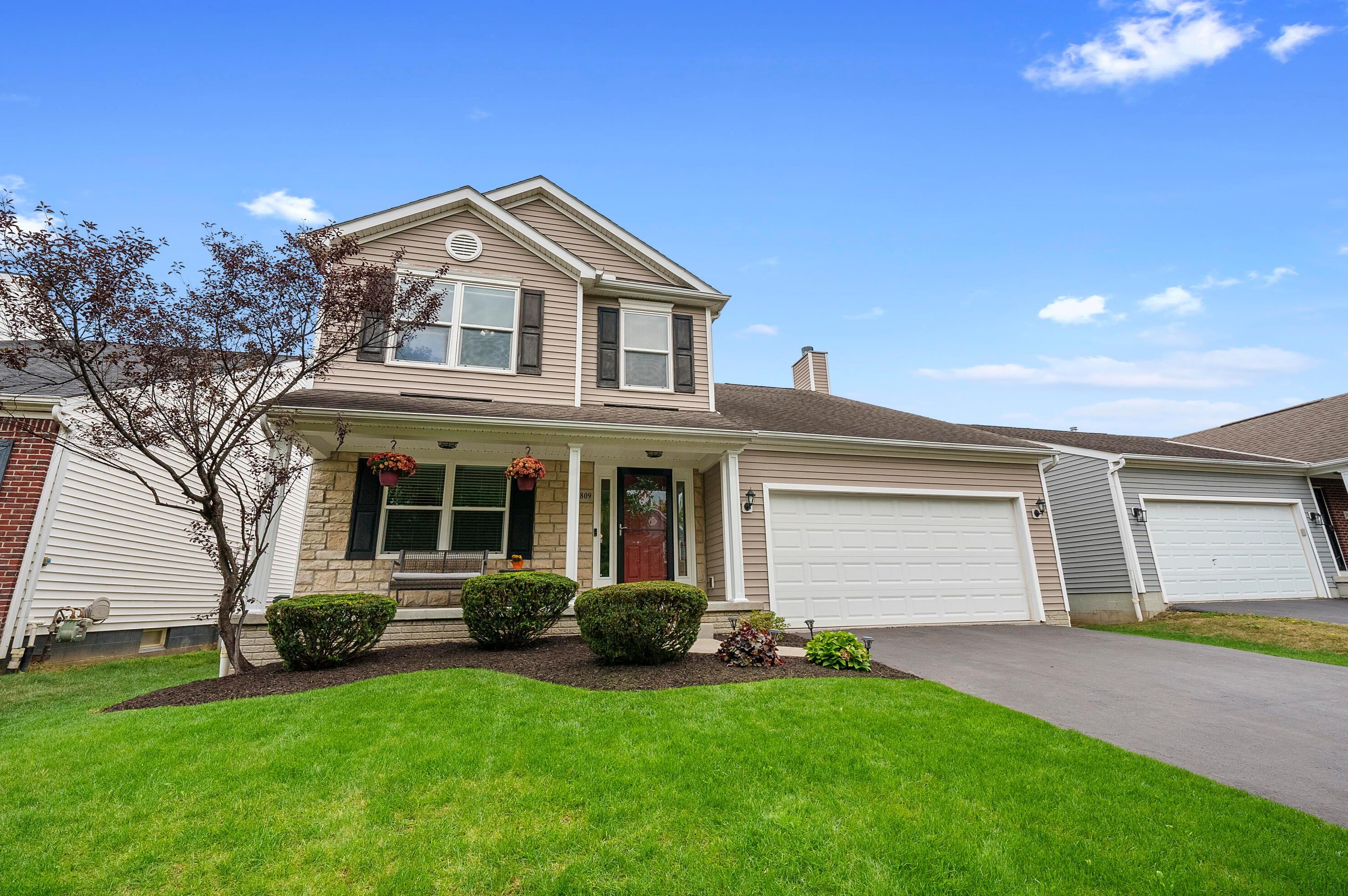 3809 Willowswitch Ln, Columbus, OH 43207-3483