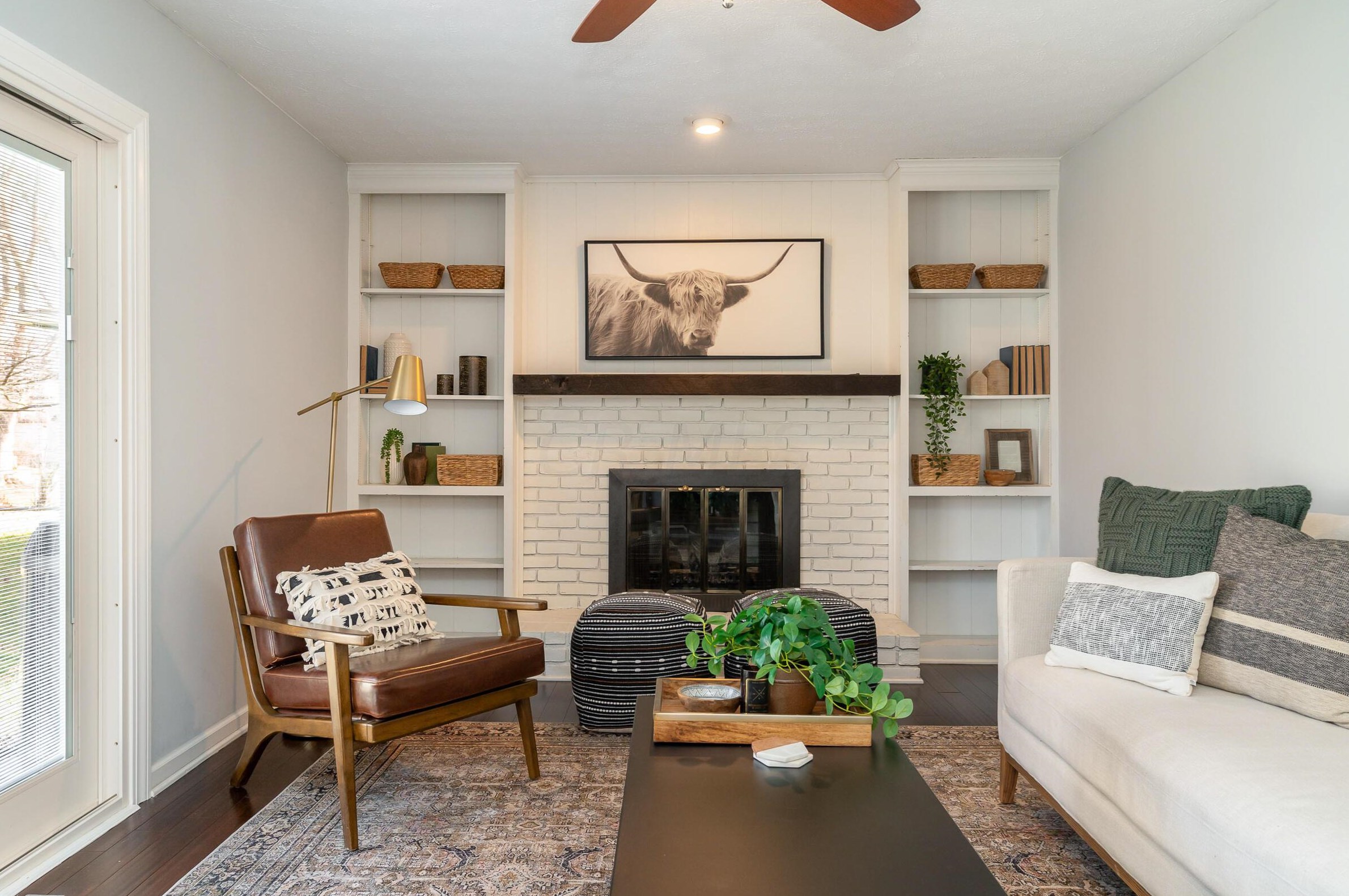 1572 Austin Dr, Columbus OH 43220-3103 exterior