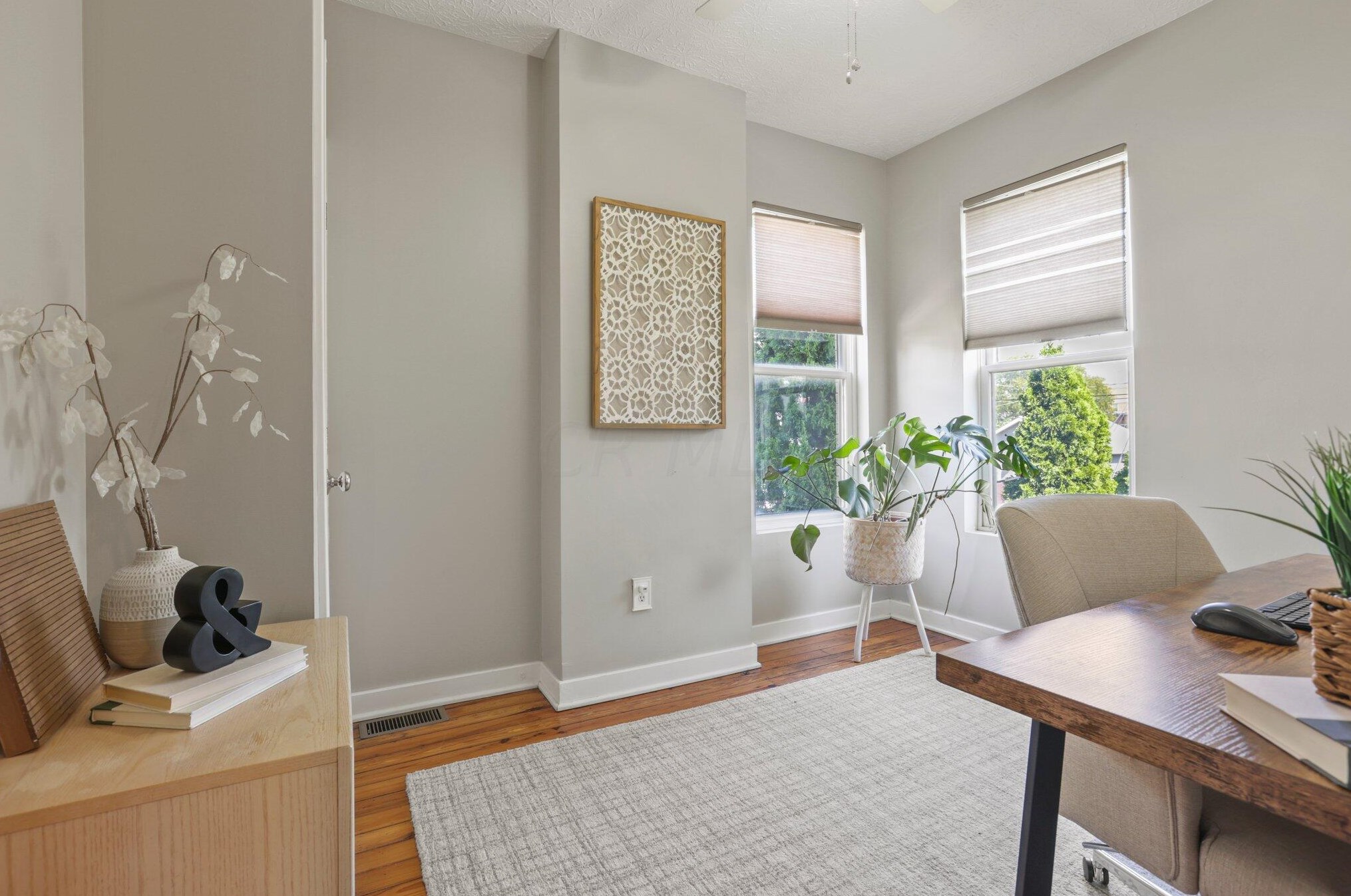 1094 Highland St, Columbus OH 43201-3277 exterior