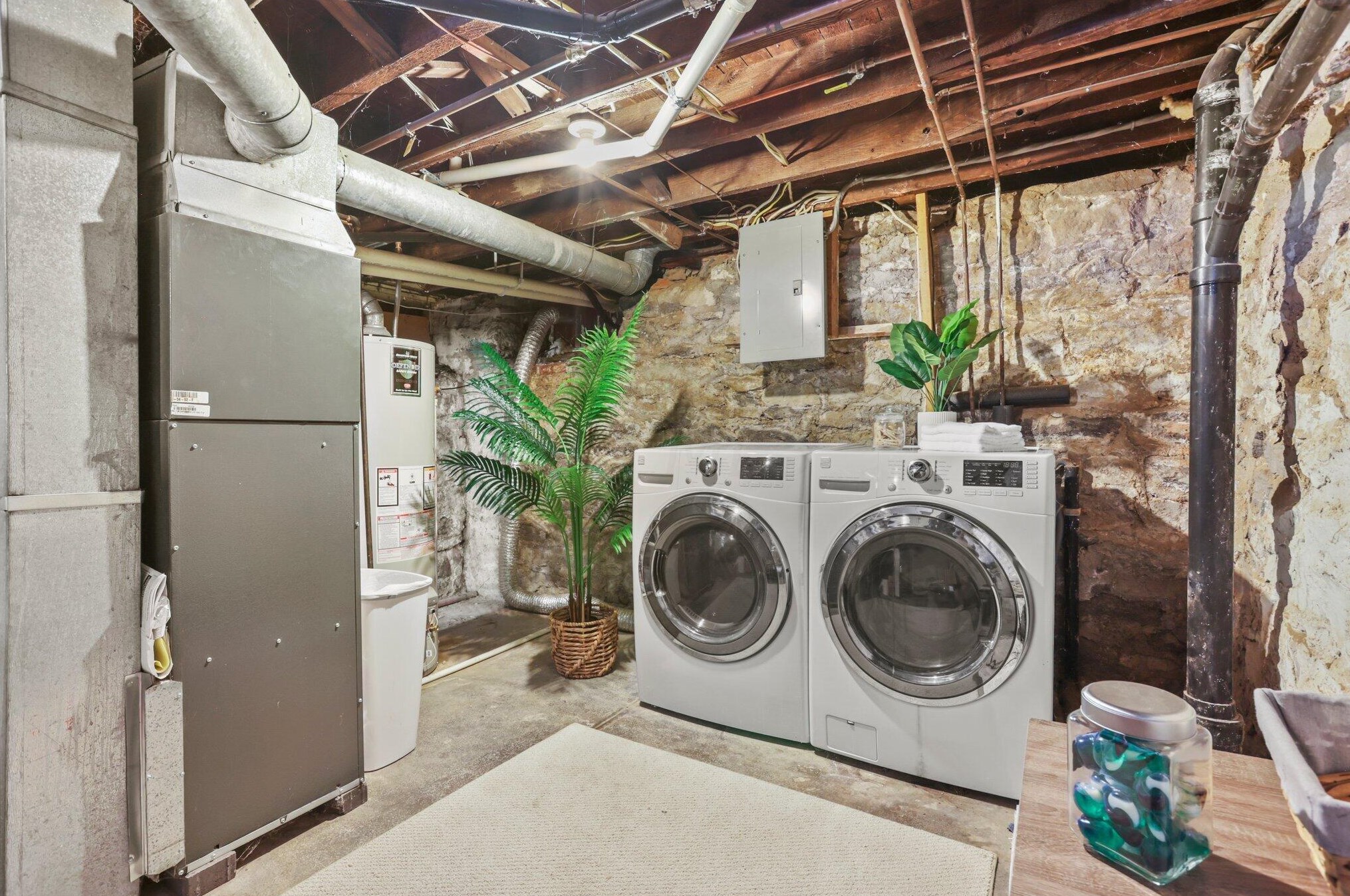 1094 Highland St, Columbus OH 43201-3277 exterior