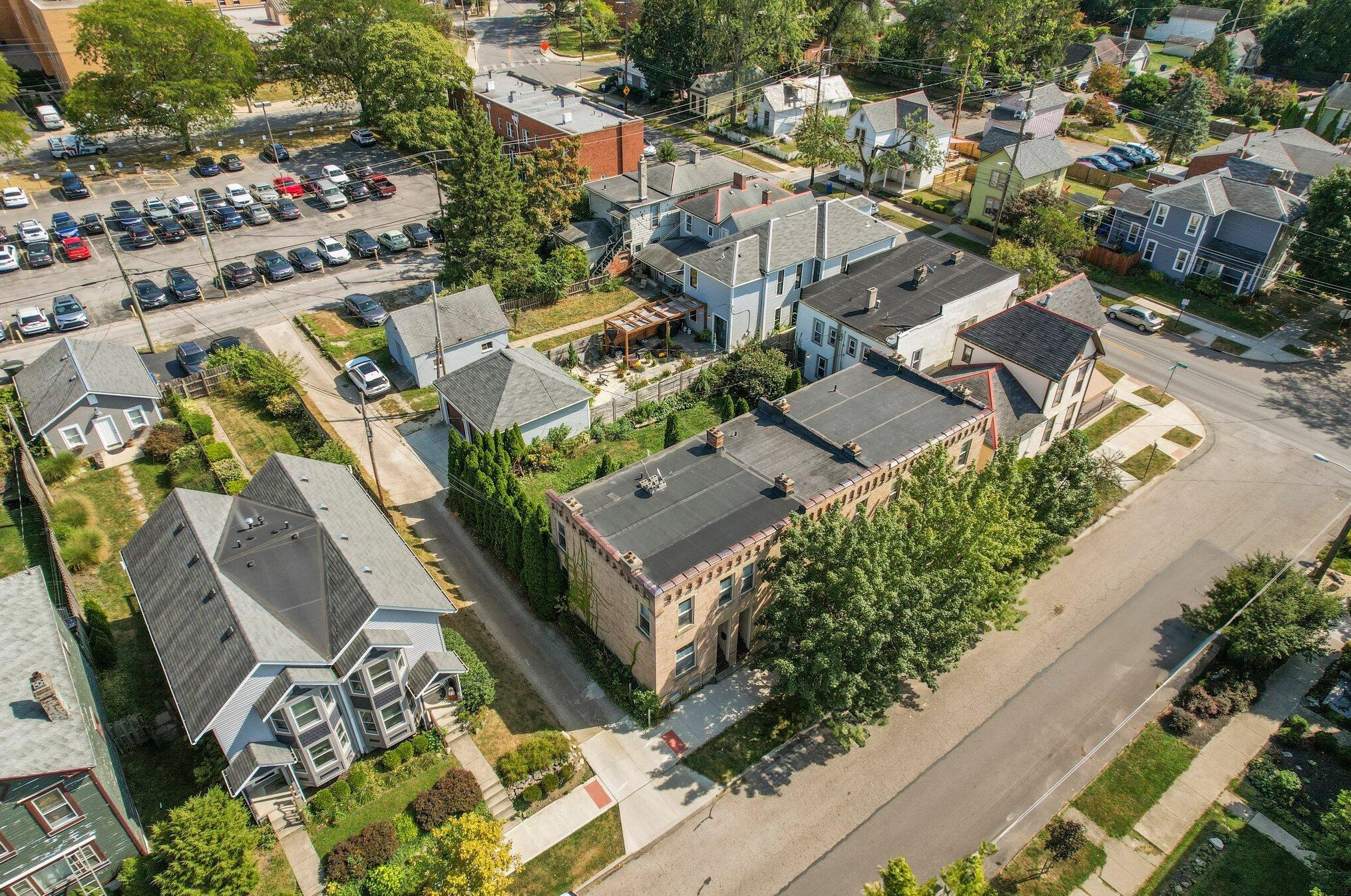 1094 Highland St, Columbus OH 43201-3277 exterior