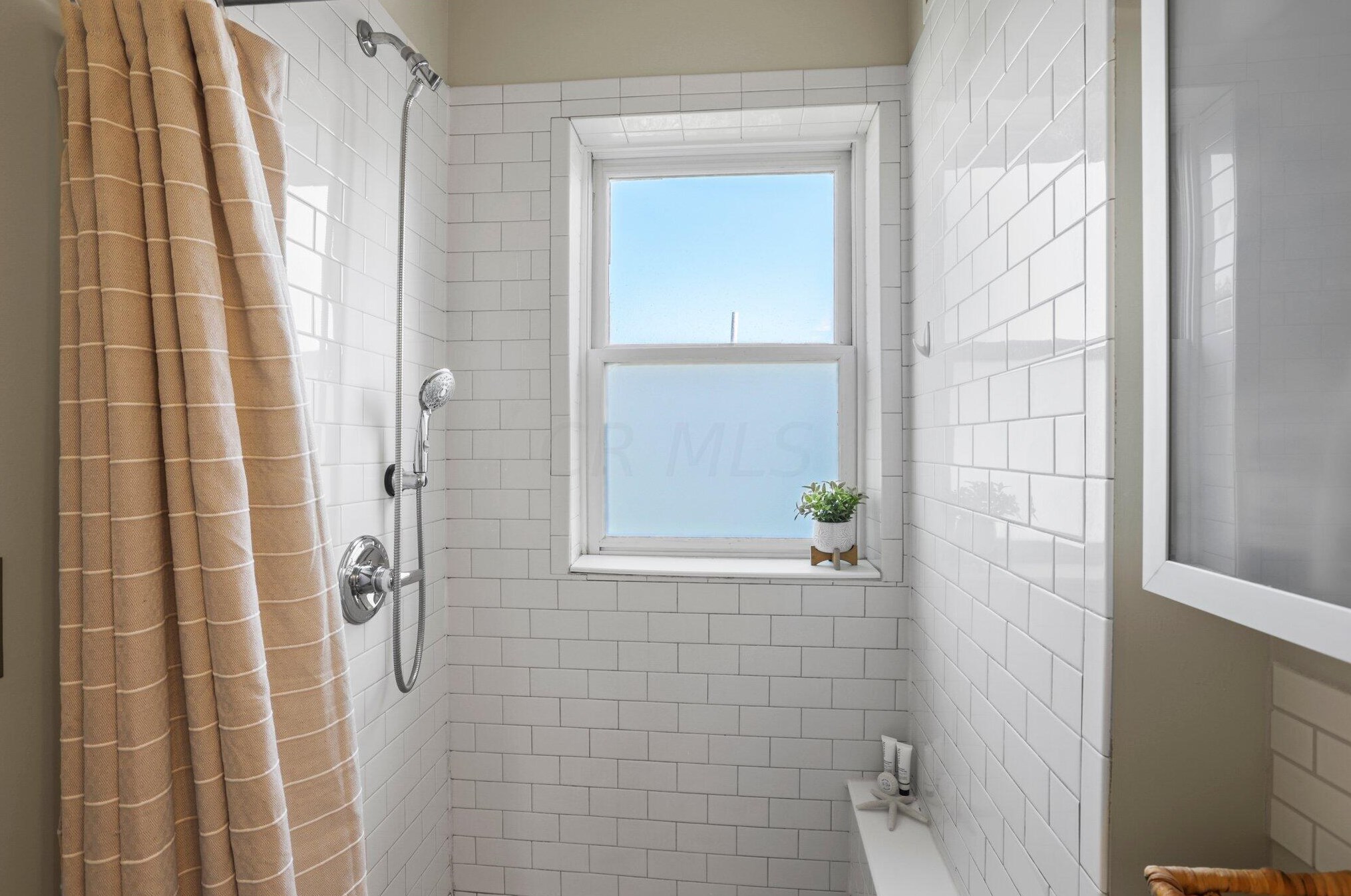 1094 Highland St, Columbus OH 43201-3277 exterior