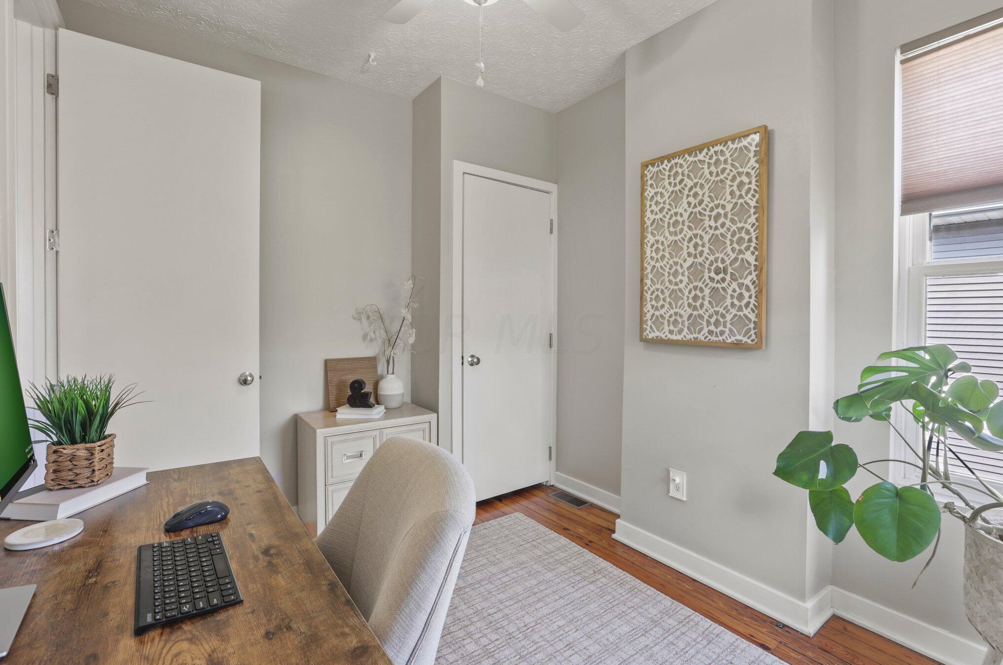 1094 Highland St, Columbus OH 43201-3277 exterior