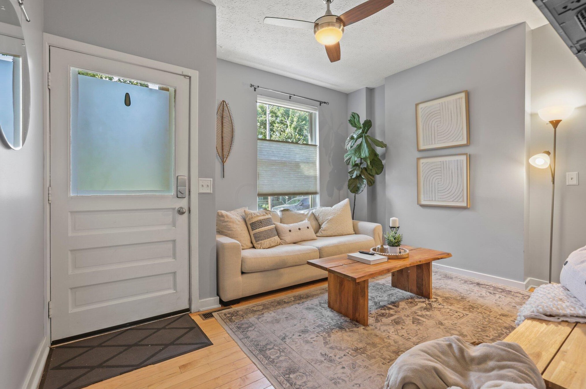 1094 Highland St, Columbus OH 43201-3277 exterior