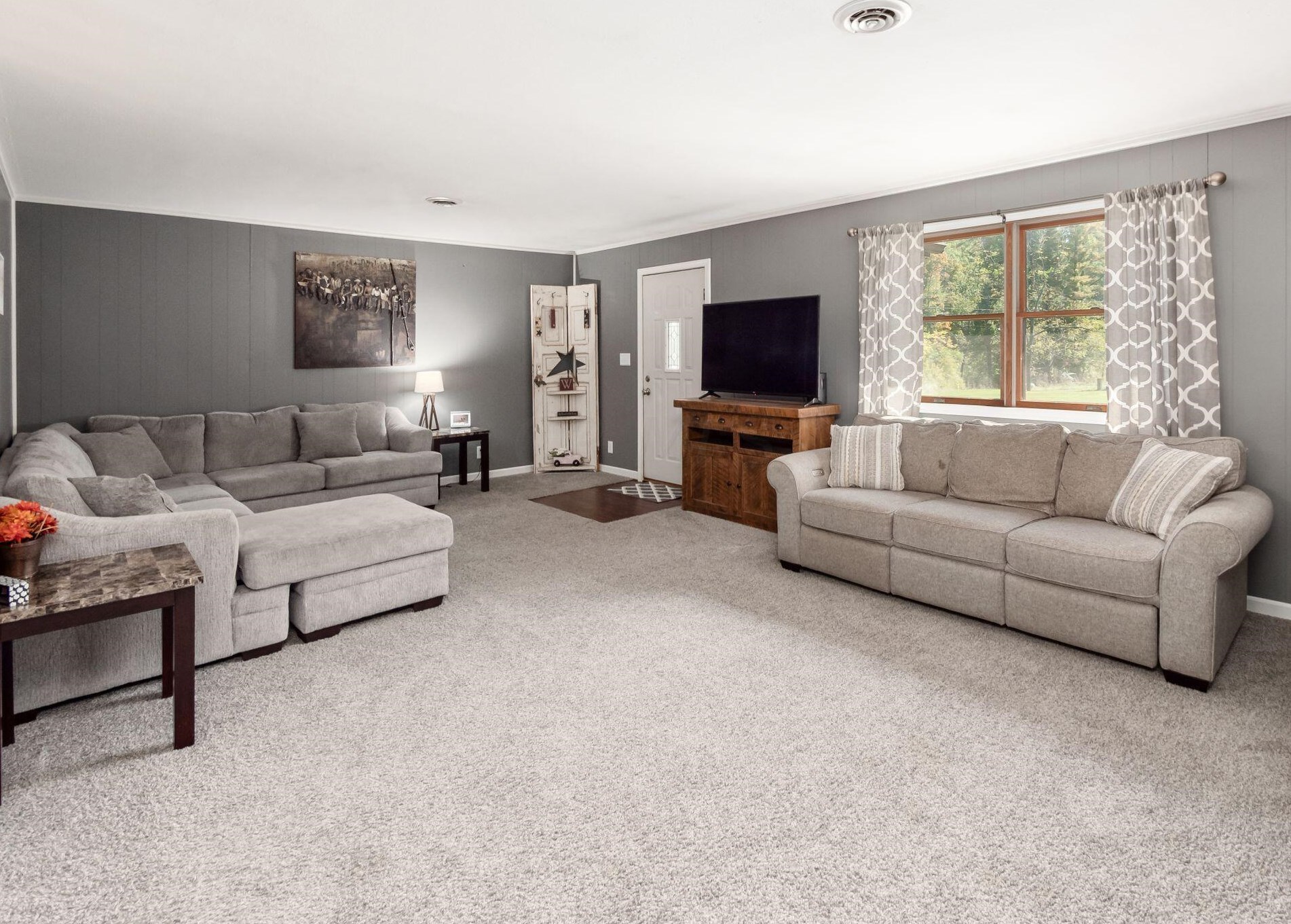 10739 Hazel Dell Rd, Howard, OH 43028-9219