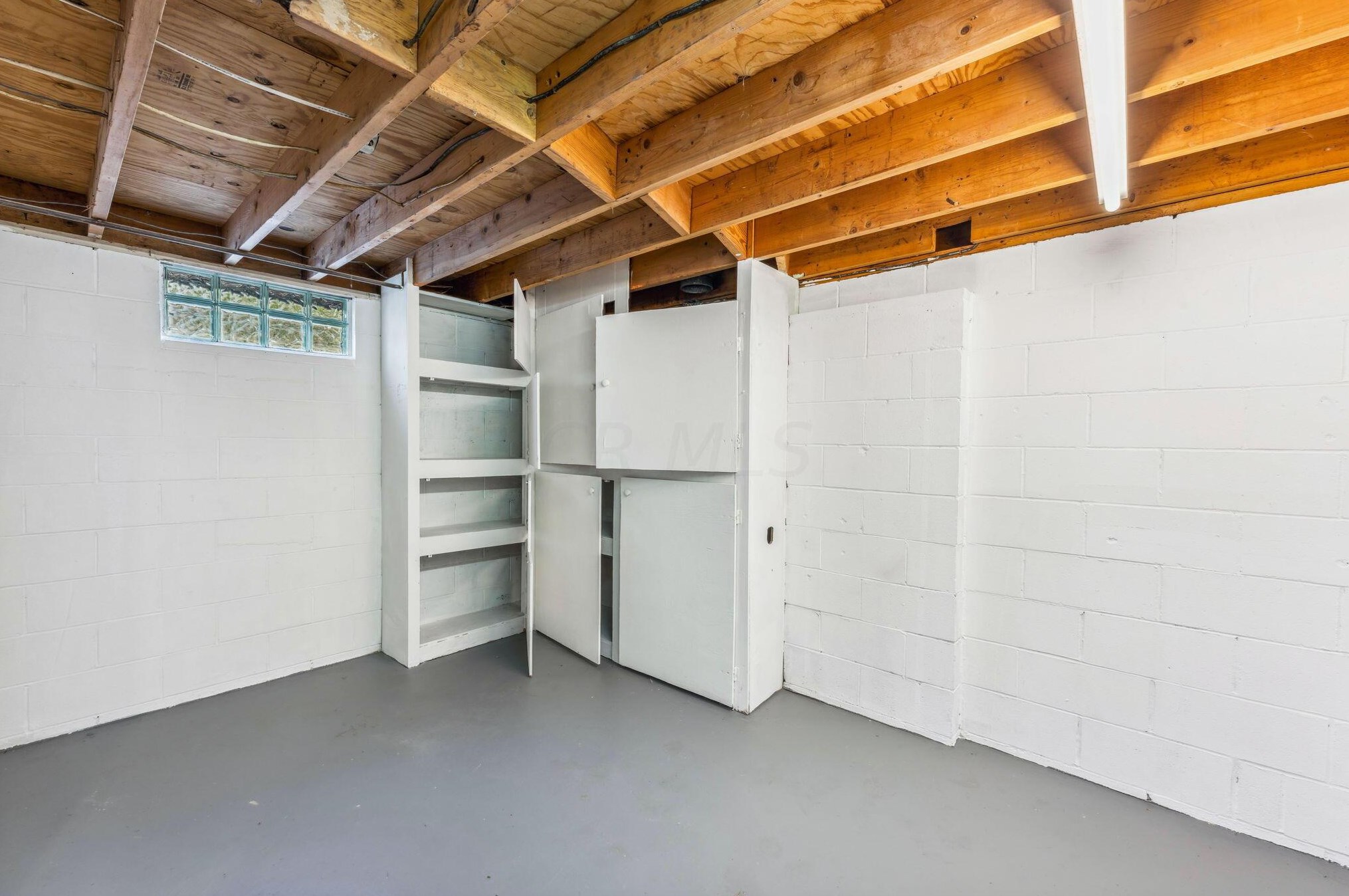 2027 Shawbury Ct, Columbus OH  43229-3856 exterior