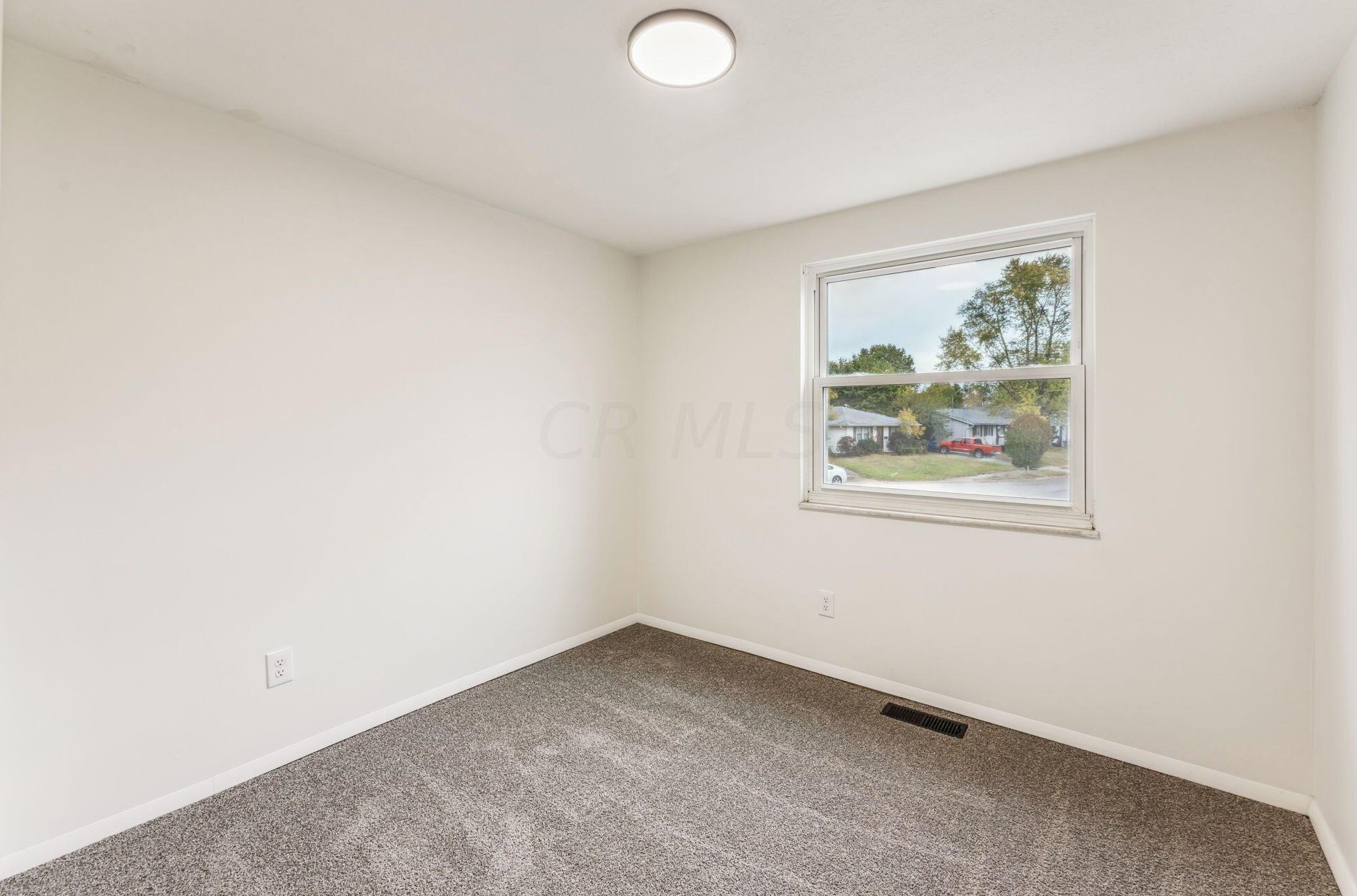 2027 Shawbury Ct, Columbus OH  43229-3856 exterior