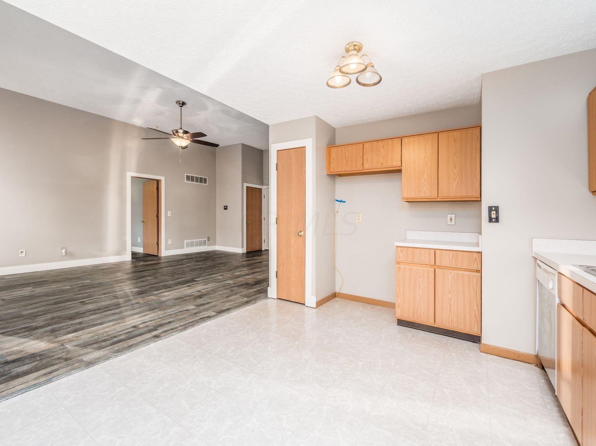 2959 Ironstone Dr, Columbus OH 43231-8811 exterior