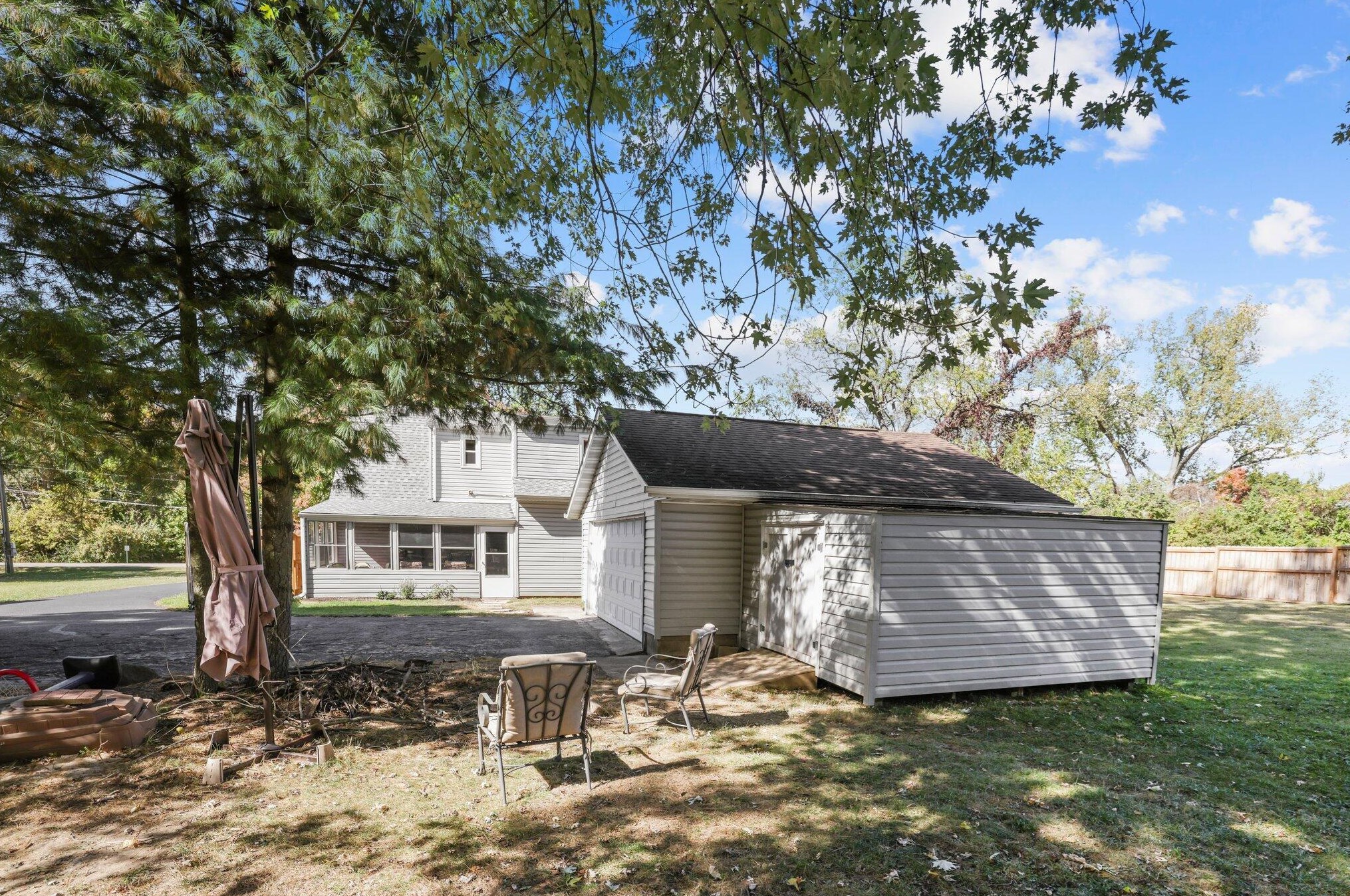 8200 Flint Rd, Columbus OH  43235-6411 exterior