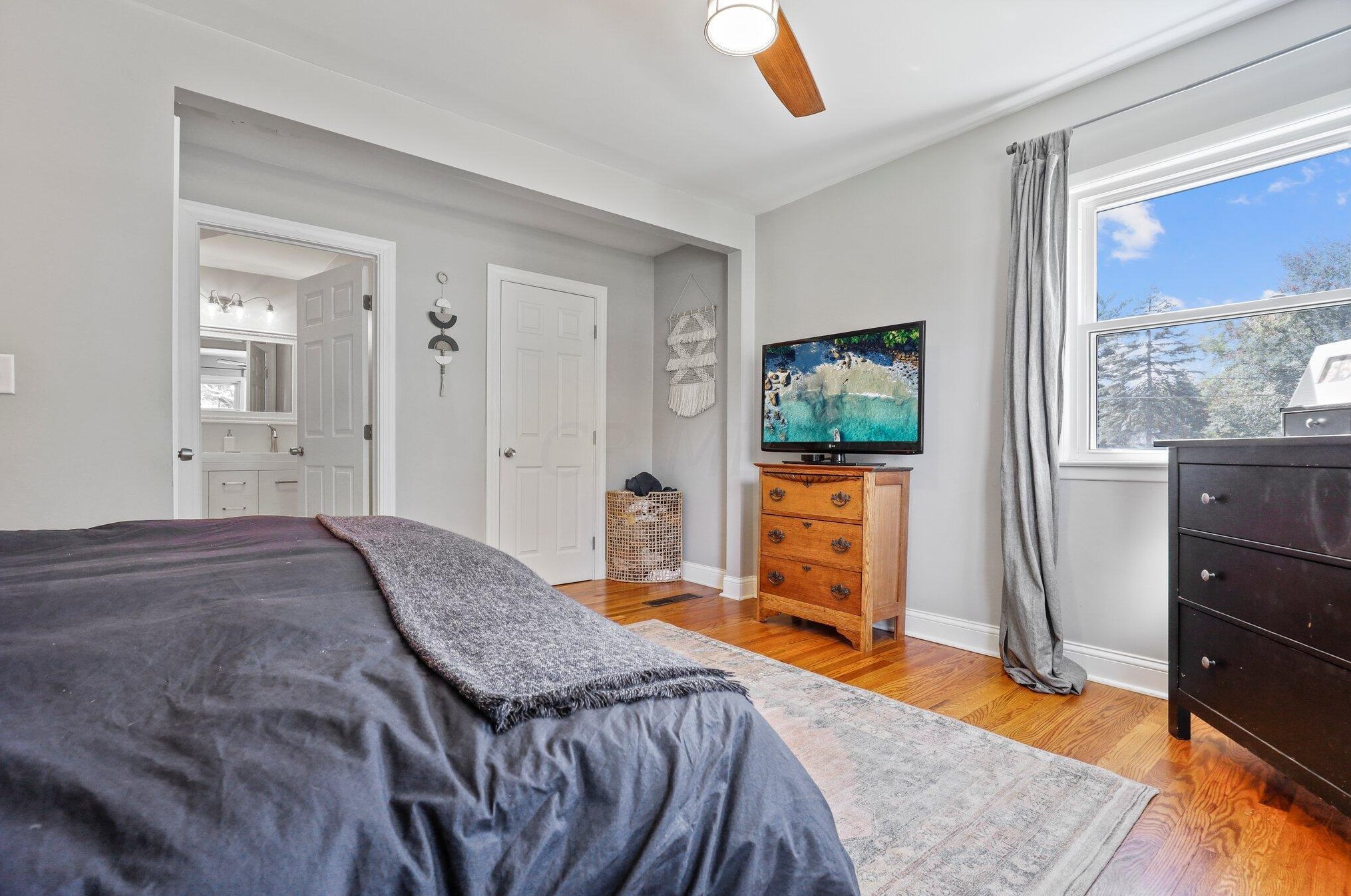 8200 Flint Rd, Columbus OH  43235-6411 exterior