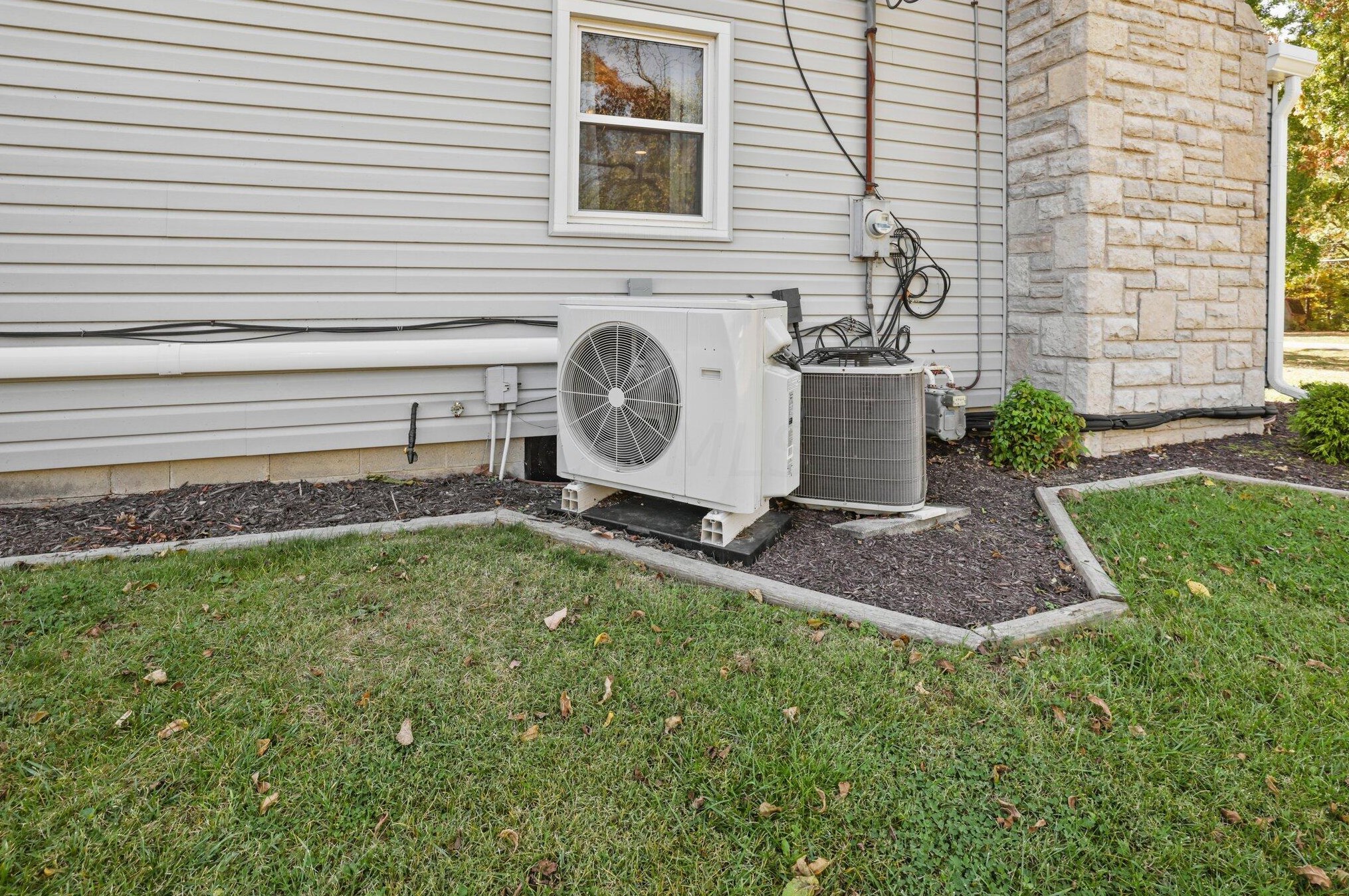 8200 Flint Rd, Columbus OH  43235-6411 exterior