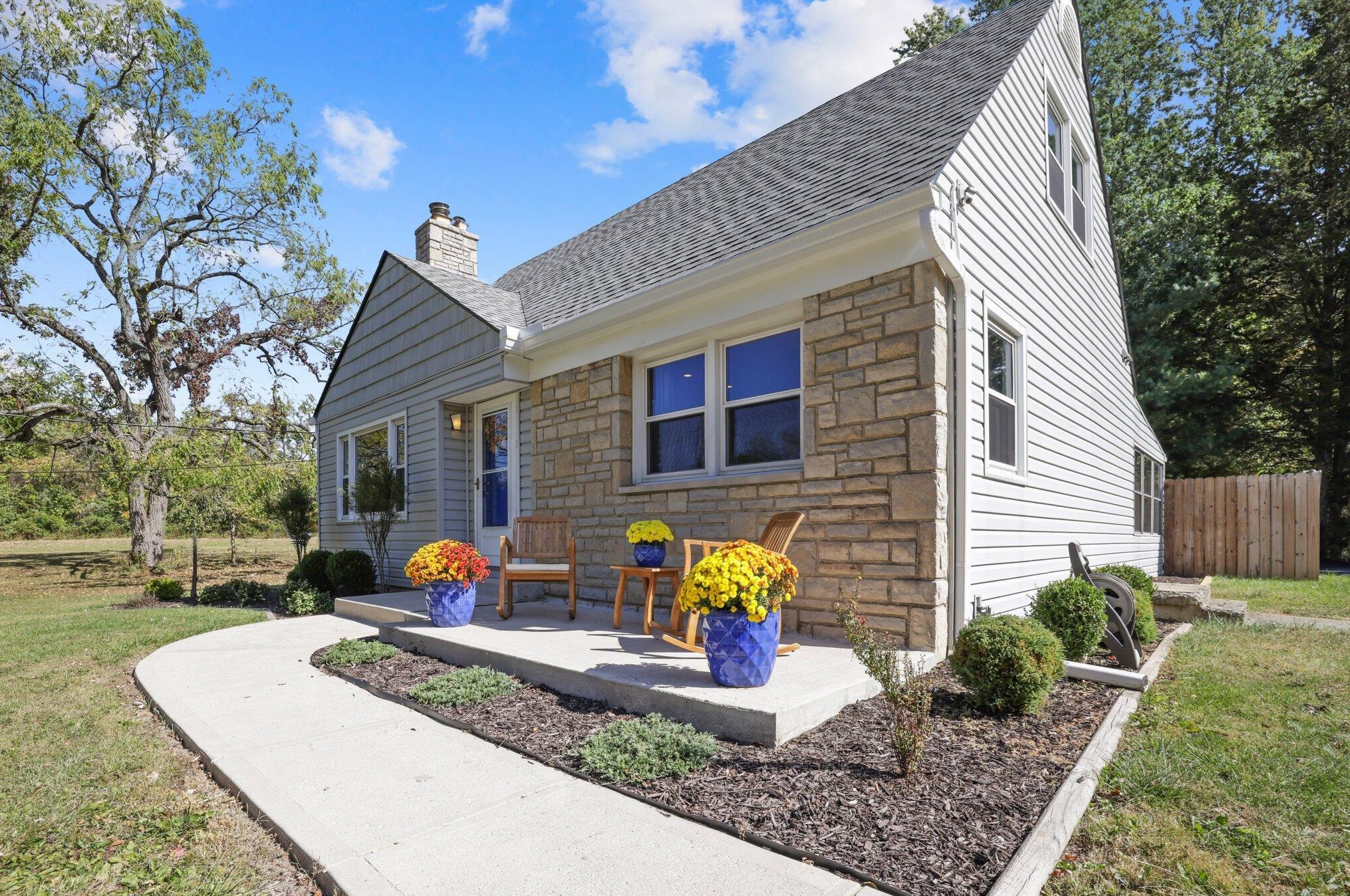 8200 Flint Rd, Columbus OH  43235-6411 exterior