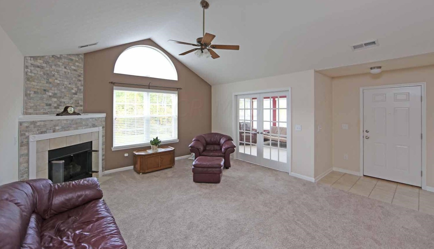 139 Colonial Woods Dr, Mount Vernon, OH 43050