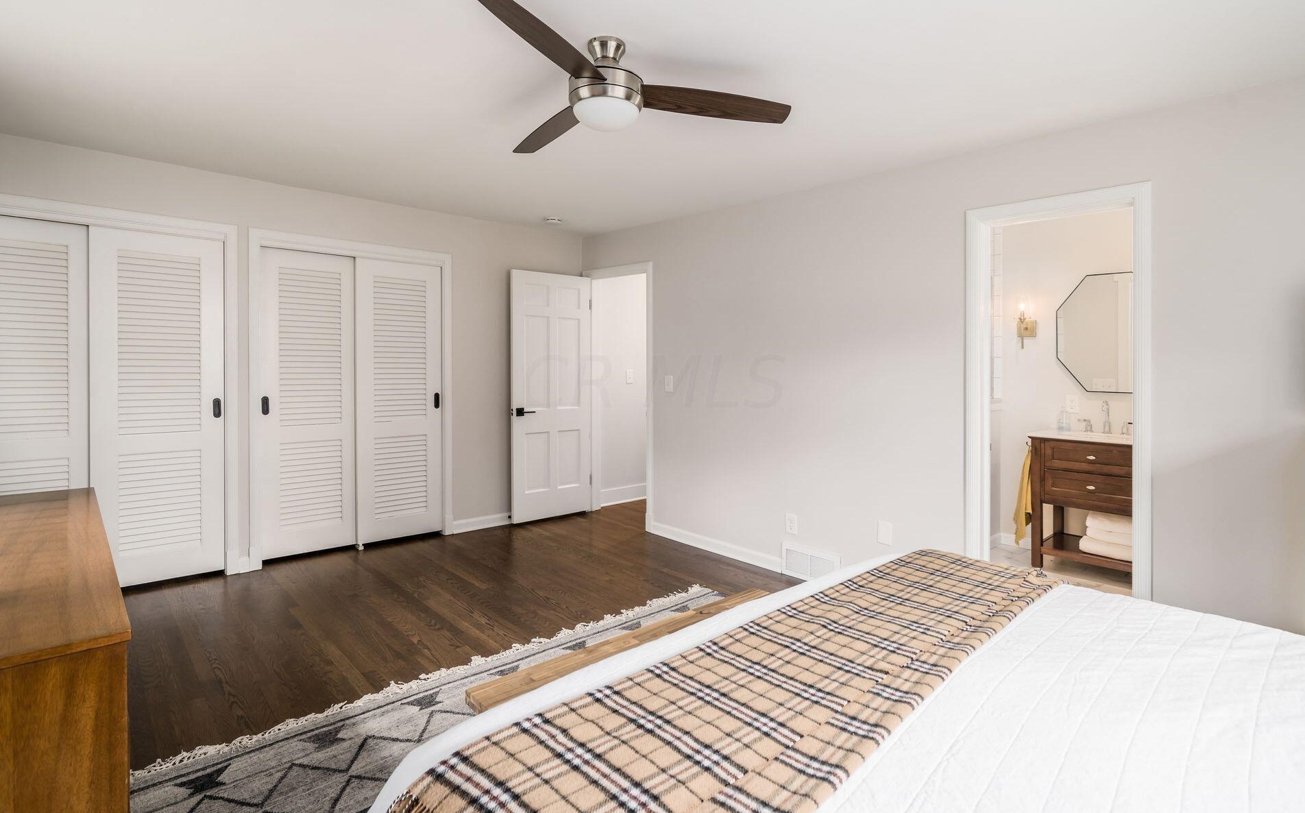 3871 Hillview Dr, Columbus OH 43220-4735 exterior