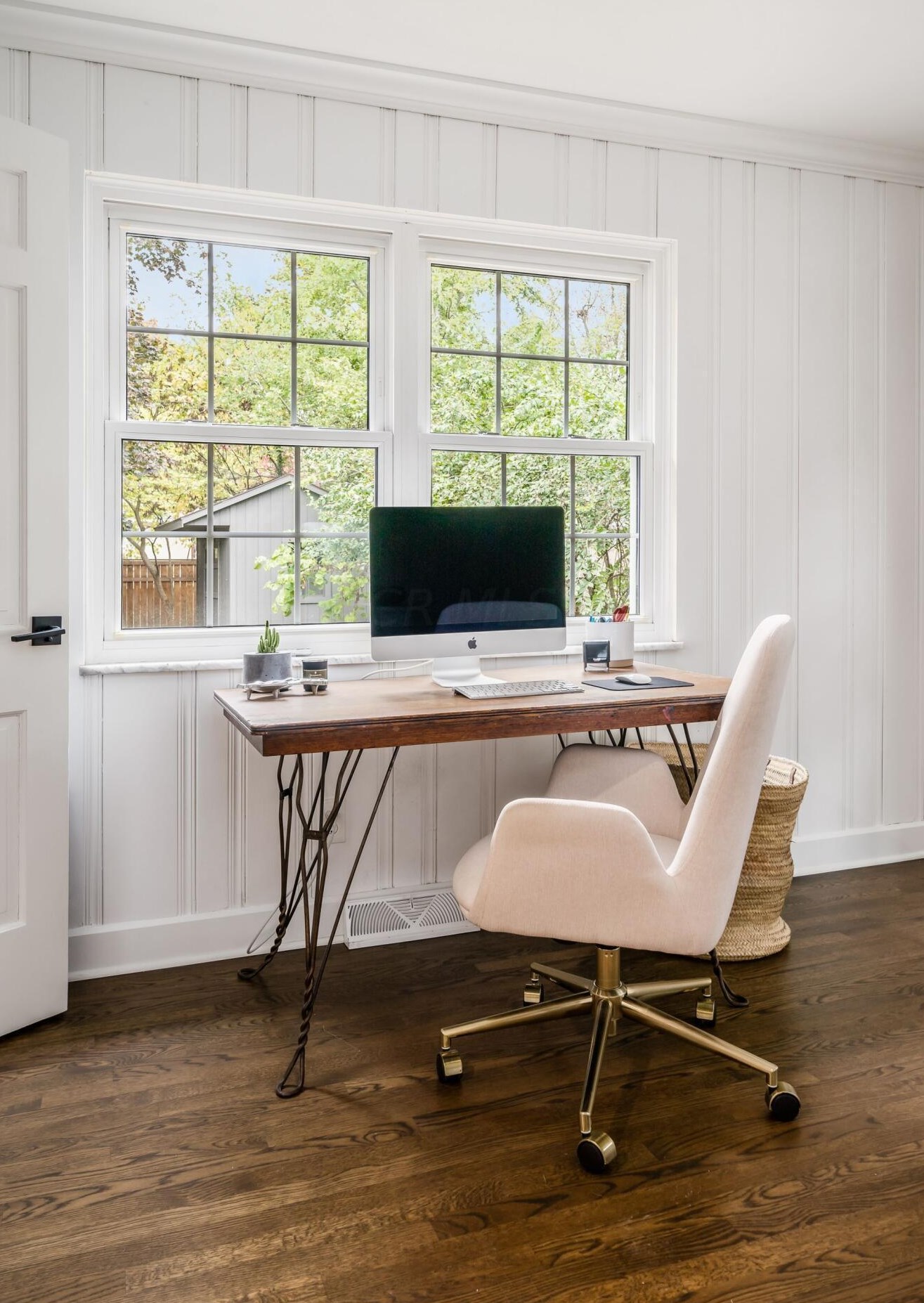 3871 Hillview Dr, Columbus OH 43220-4735 exterior