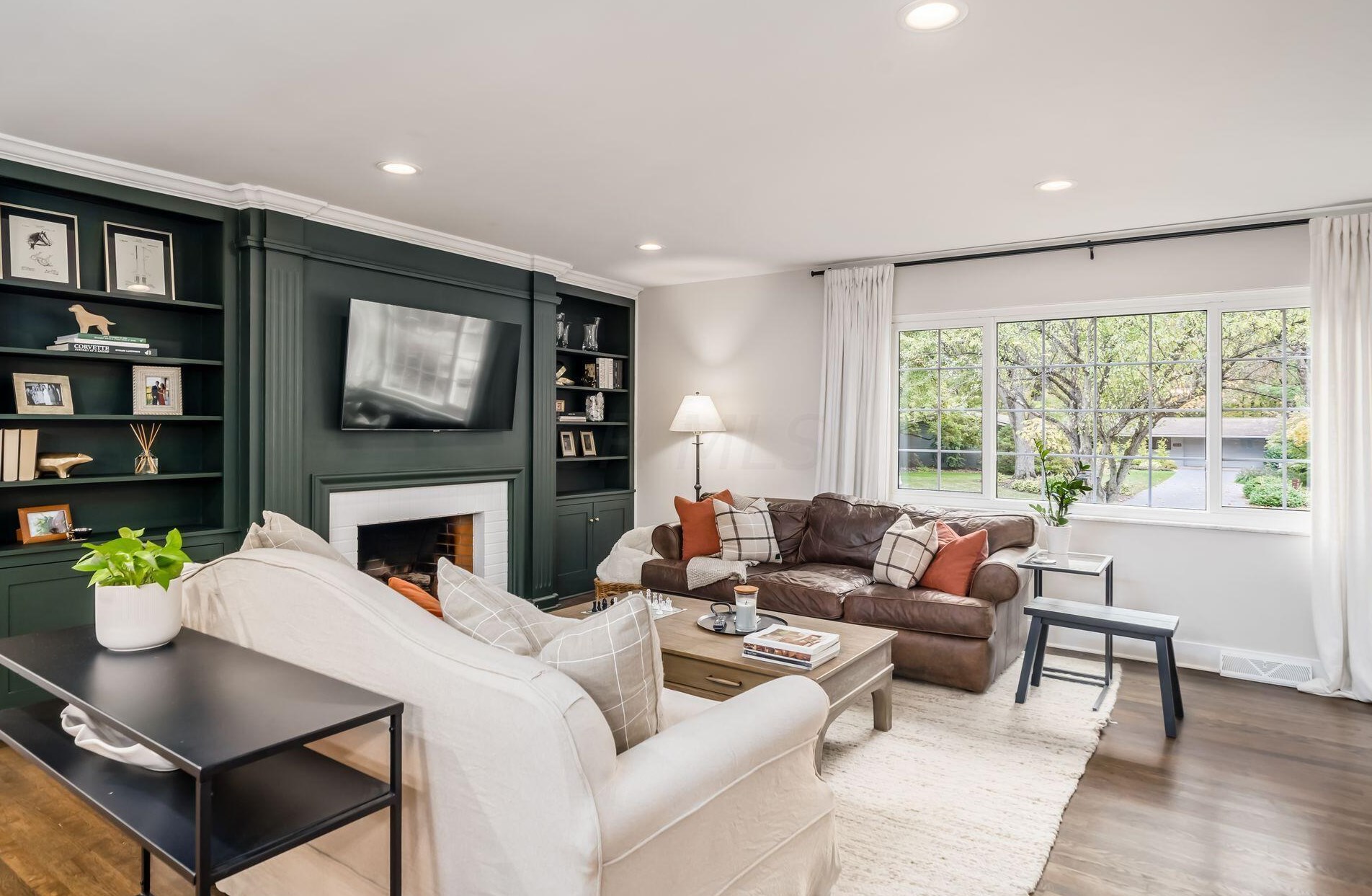 3871 Hillview Dr, Columbus OH 43220-4735 exterior