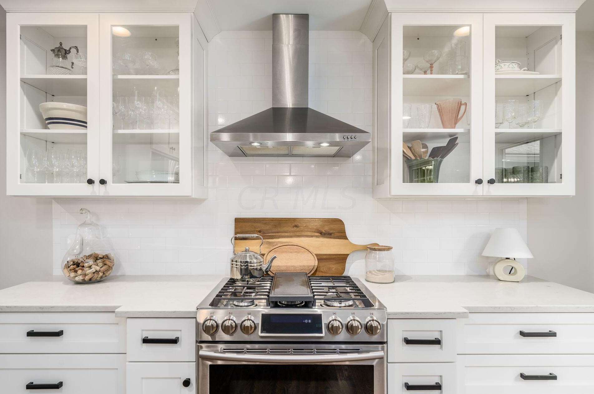 3871 Hillview Dr, Columbus OH 43220-4735 exterior