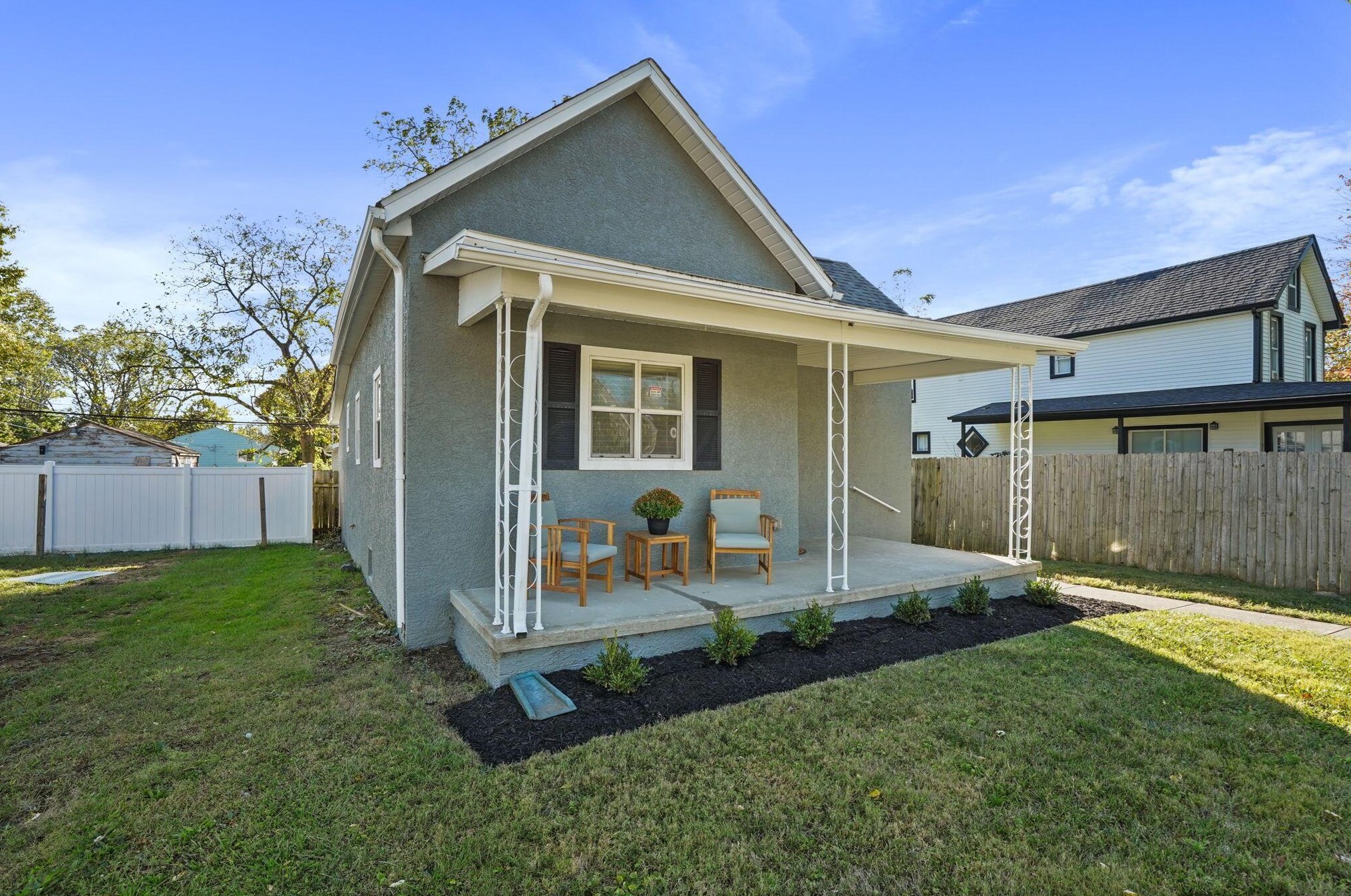 1382 Lockbourne Rd, Columbus, OH 43206-3283