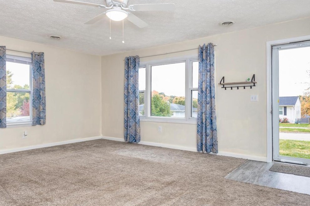 520 Westview Dr, Lancaster, OH 43130-2879
