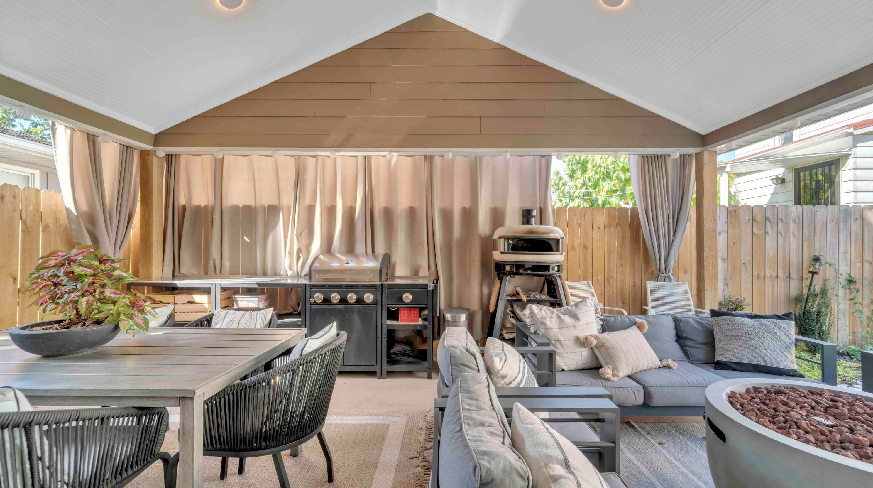 301 Markison Ave, Columbus OH 43207-1833 exterior