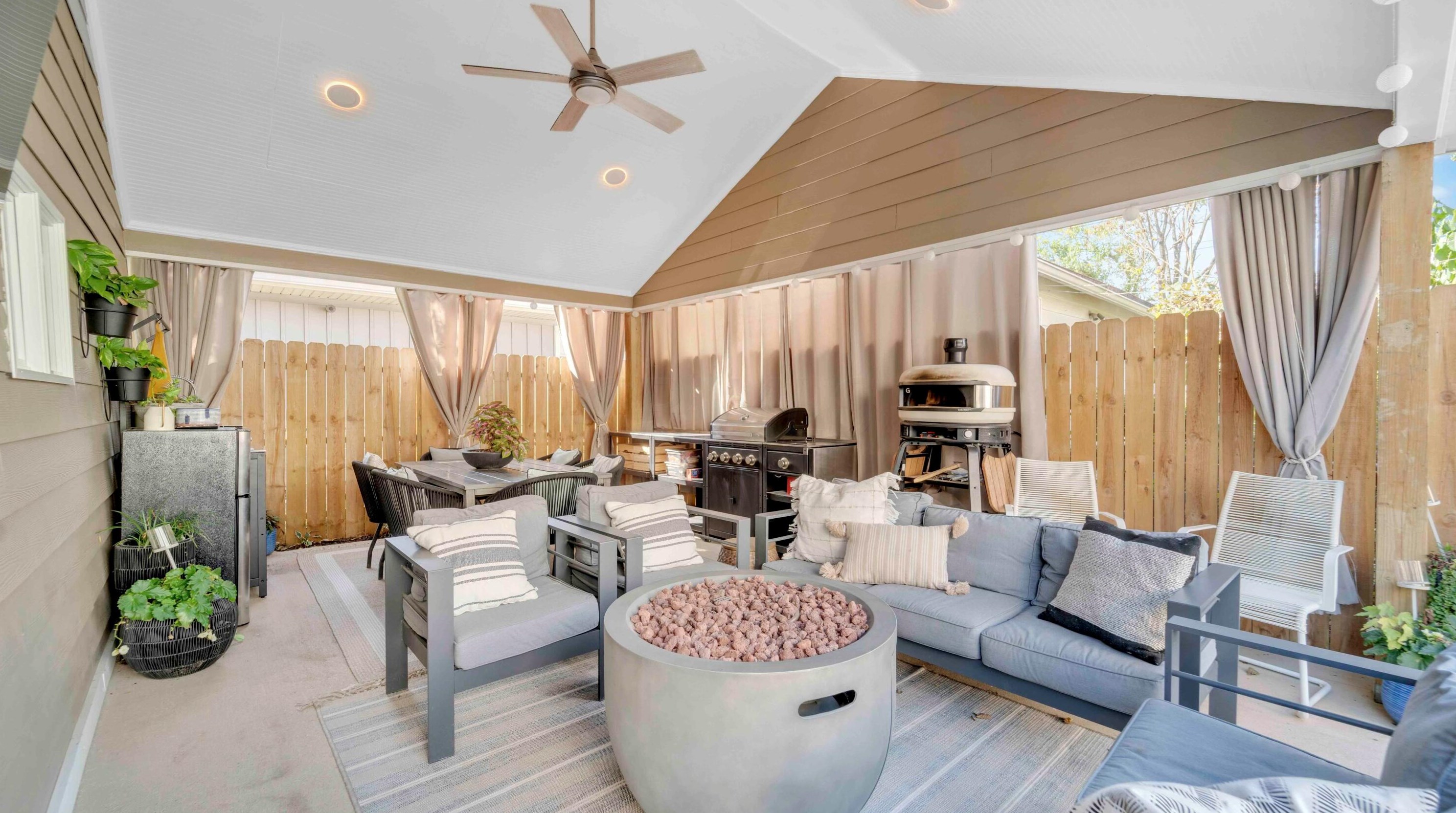 301 Markison Ave, Columbus OH 43207-1833 exterior