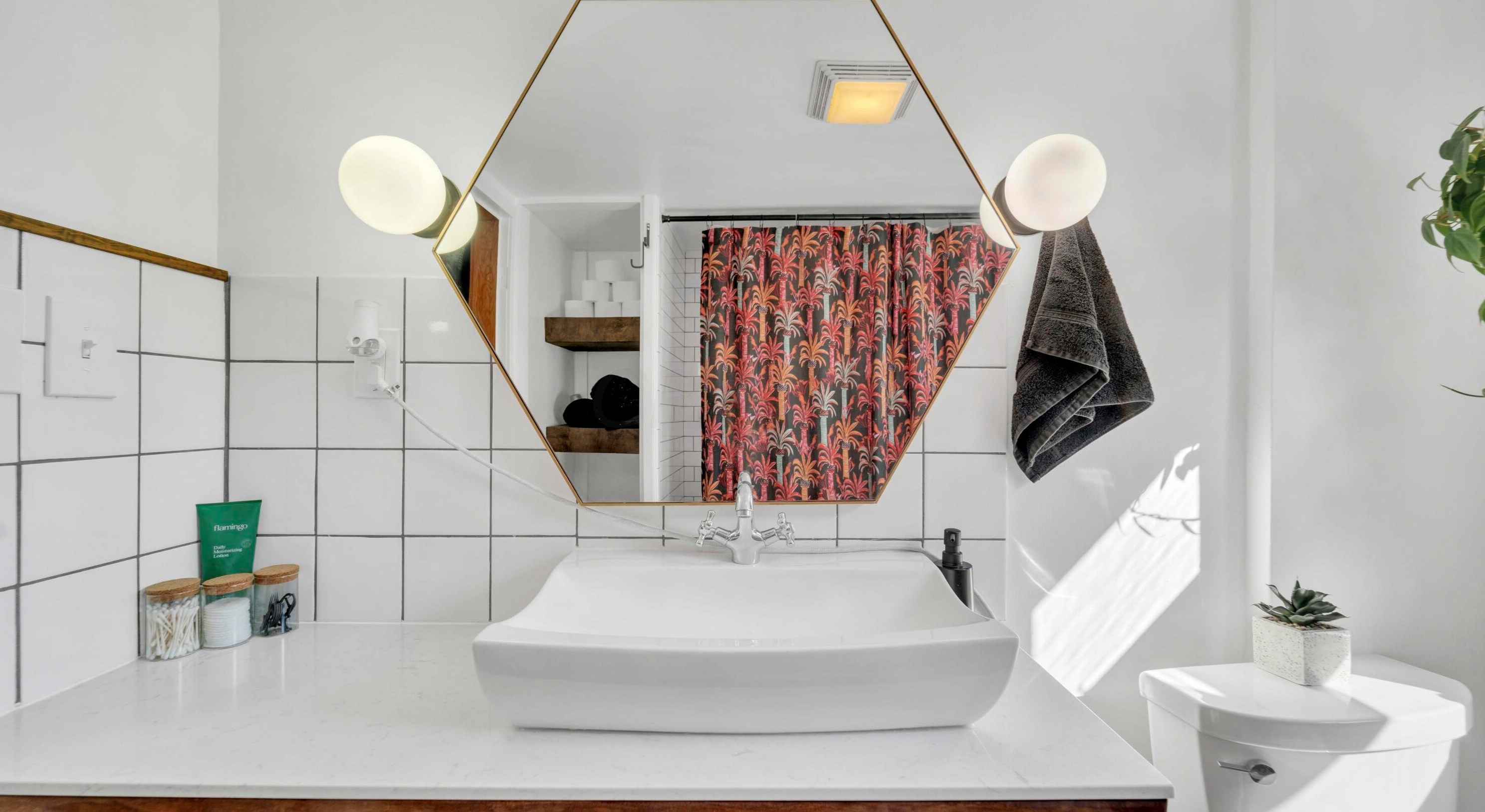 301 Markison Ave, Columbus OH 43207-1833 exterior