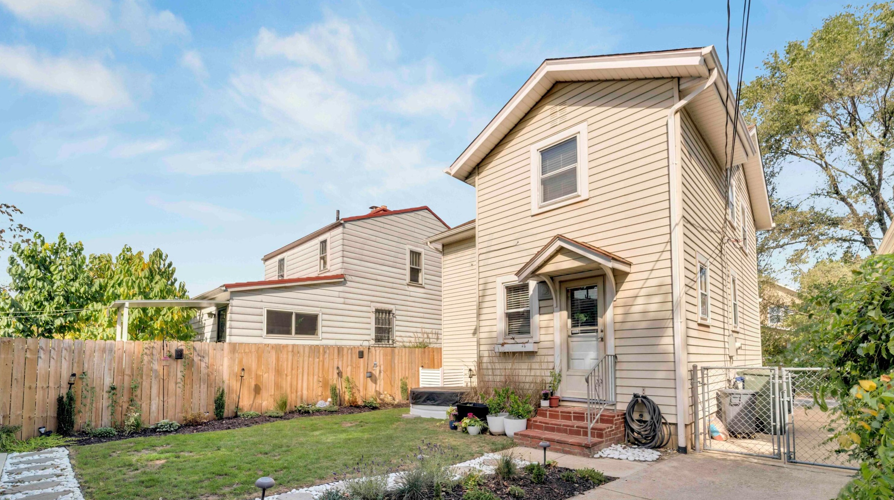 301 Markison Ave, Columbus OH 43207-1833 exterior