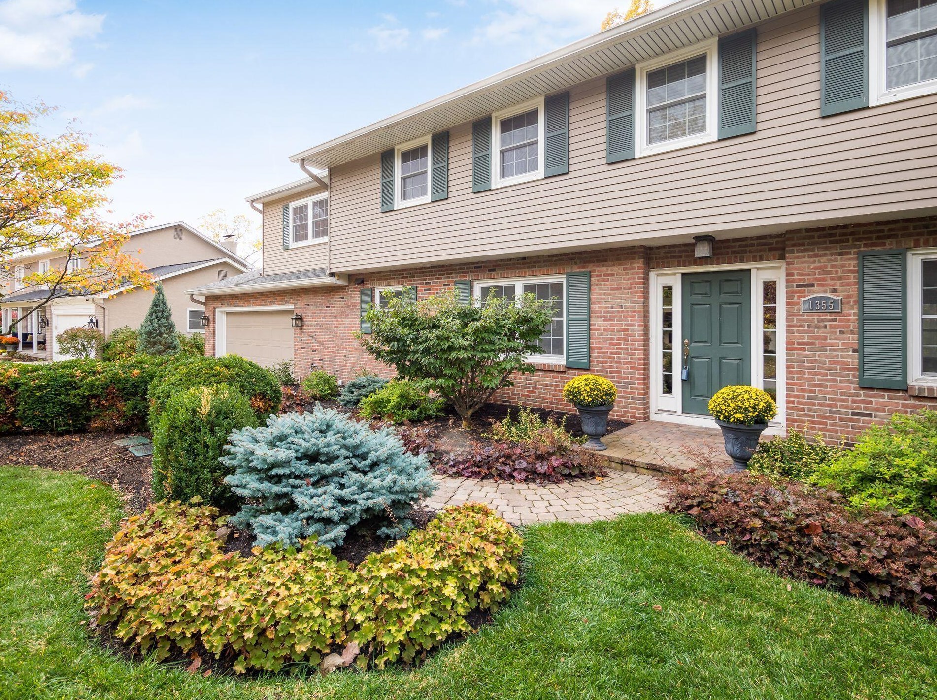 1355 Oakview Dr, Columbus, OH 43235-1134