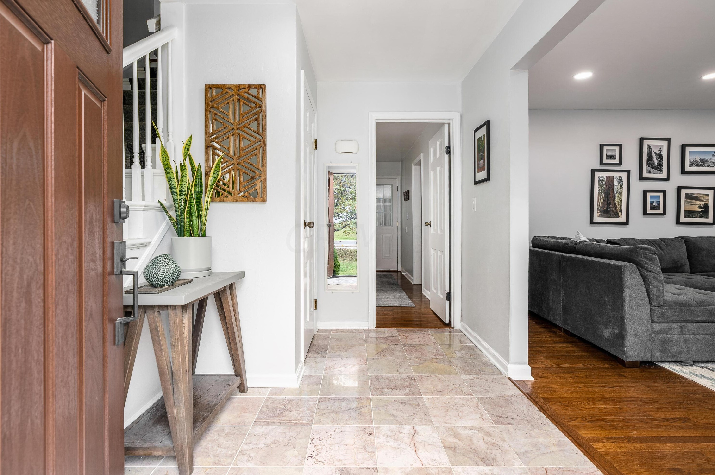 3620 Romnay Rd, Columbus, OH 43220-4835