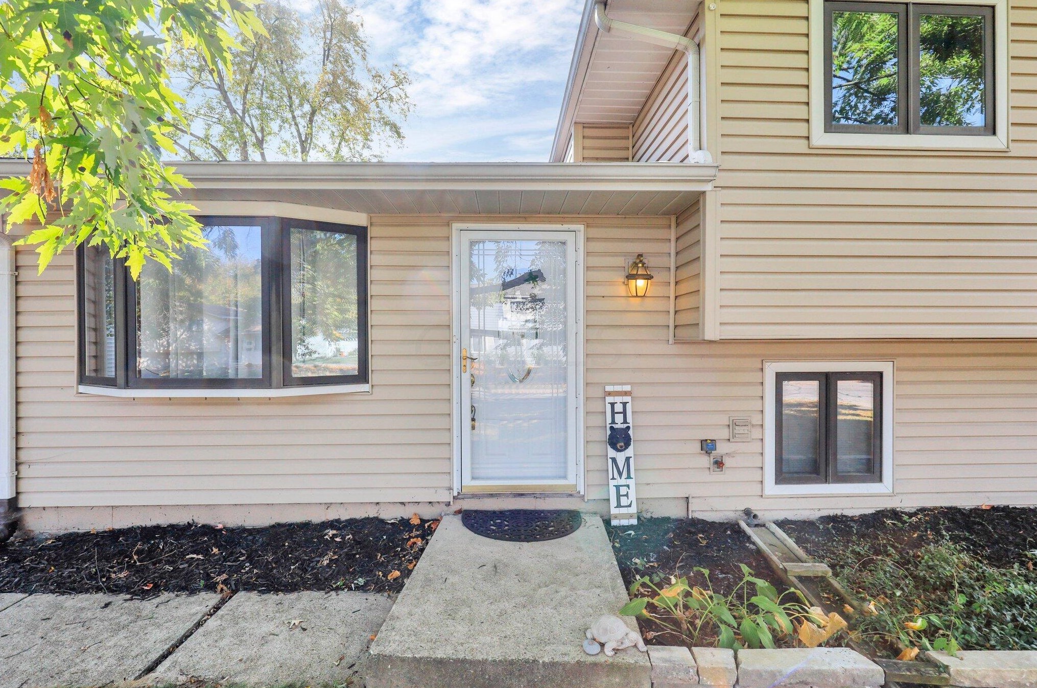 4523 Paxton Dr, Hilliard, OH 43026-1827