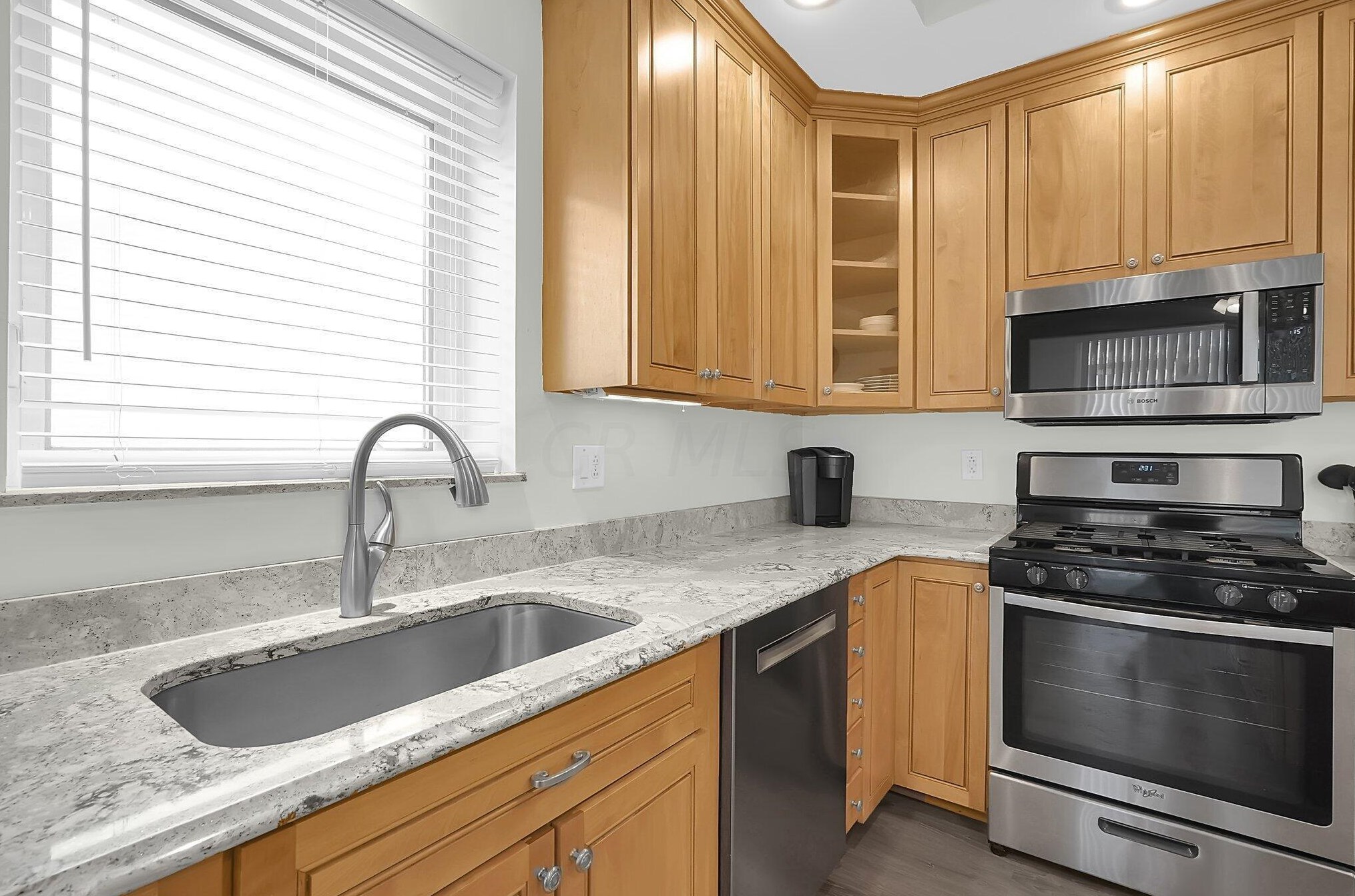 512 Chatham Ct, Circleville OH  43113-2309 exterior