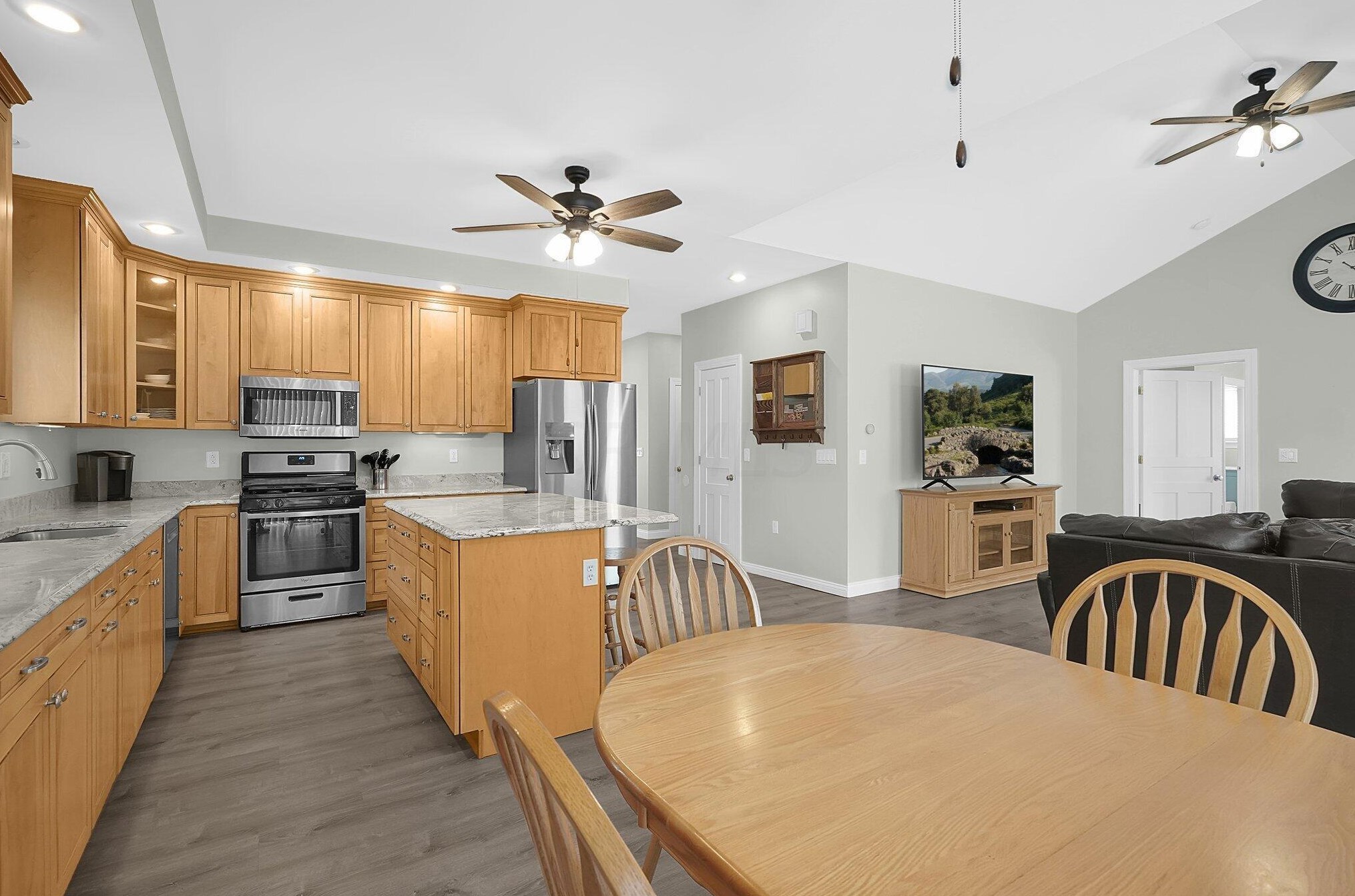 512 Chatham Ct, Circleville OH  43113-2309 exterior