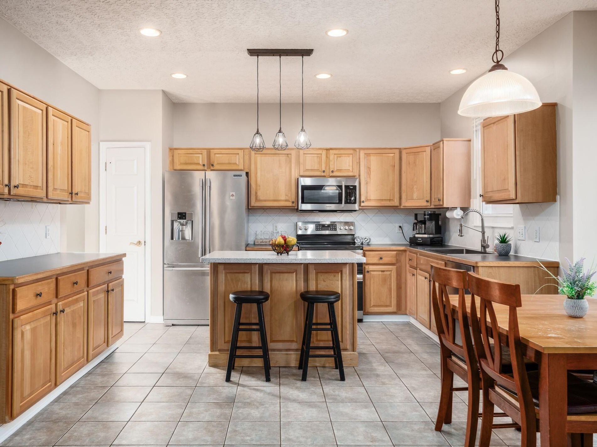 5644 Jennybrook Ln, Hilliard OH  43026-7756 exterior