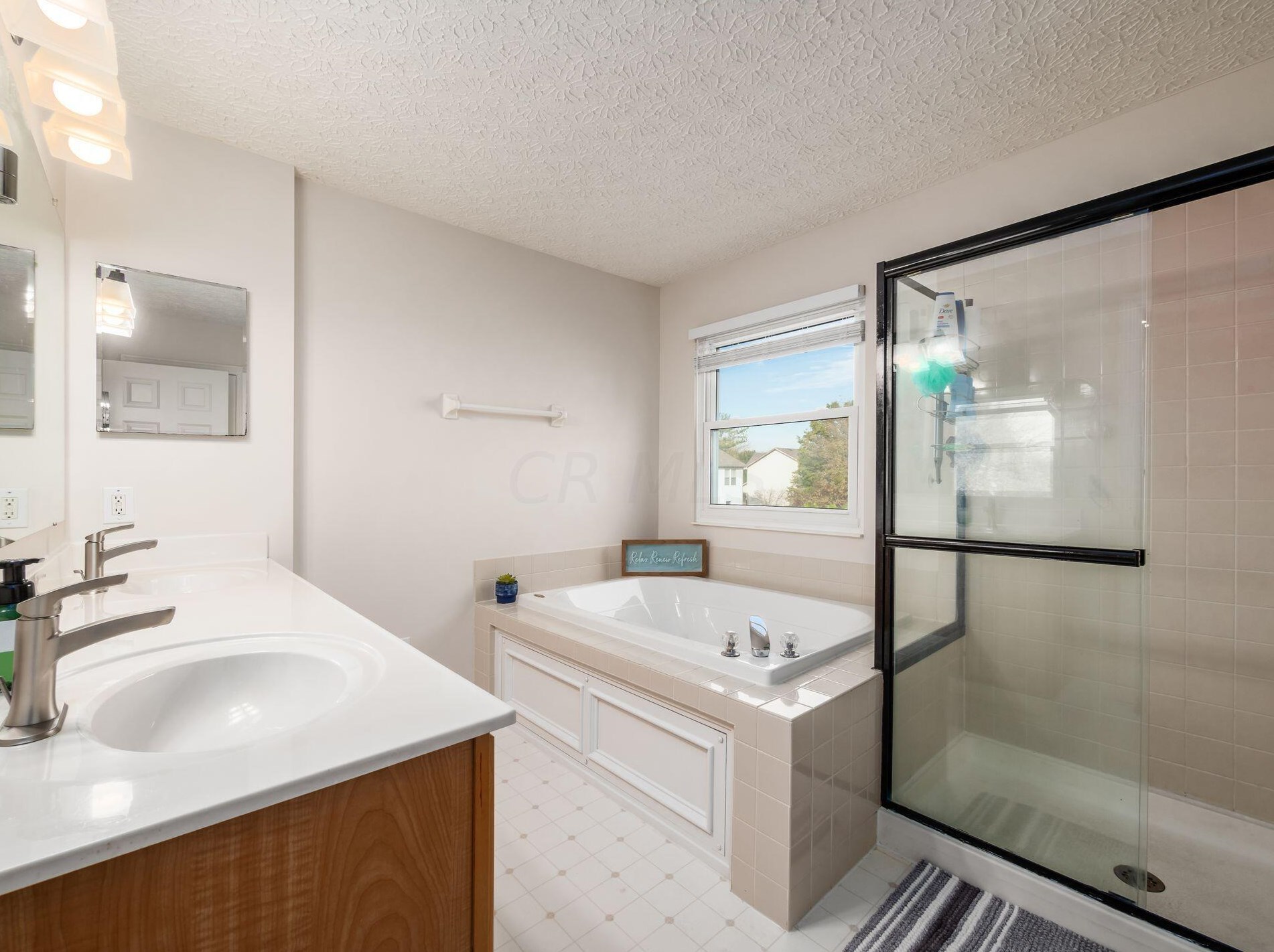 5644 Jennybrook Ln, Hilliard OH  43026-7756 exterior