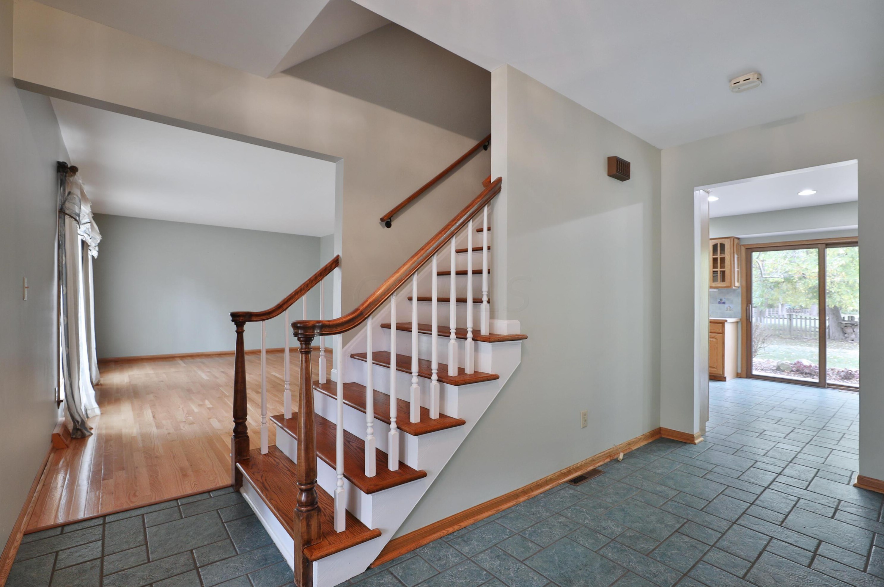 1606 Scottsdale Ave, Columbus OH 43235-2519 exterior