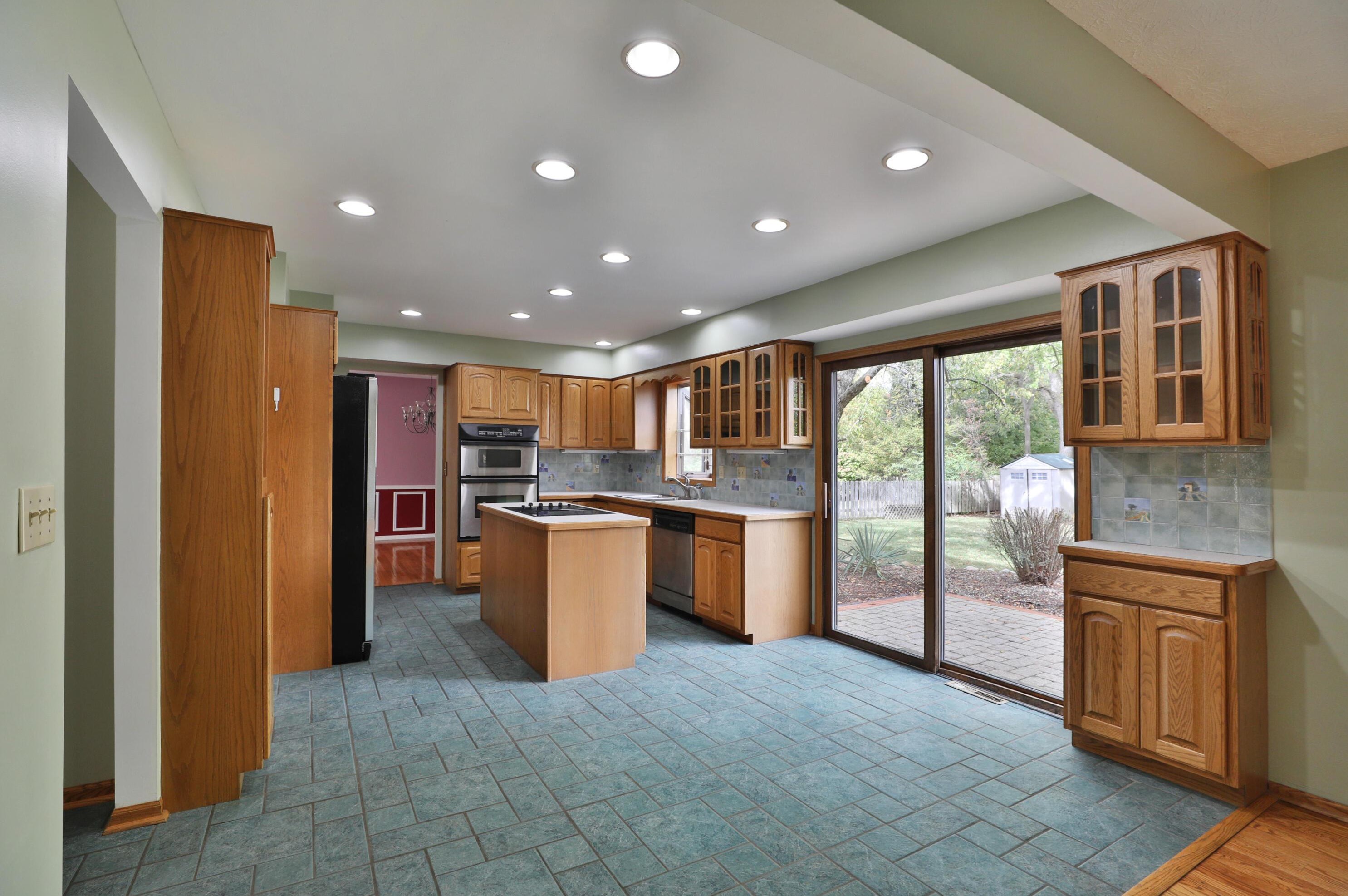 1606 Scottsdale Ave, Columbus OH 43235-2519 exterior