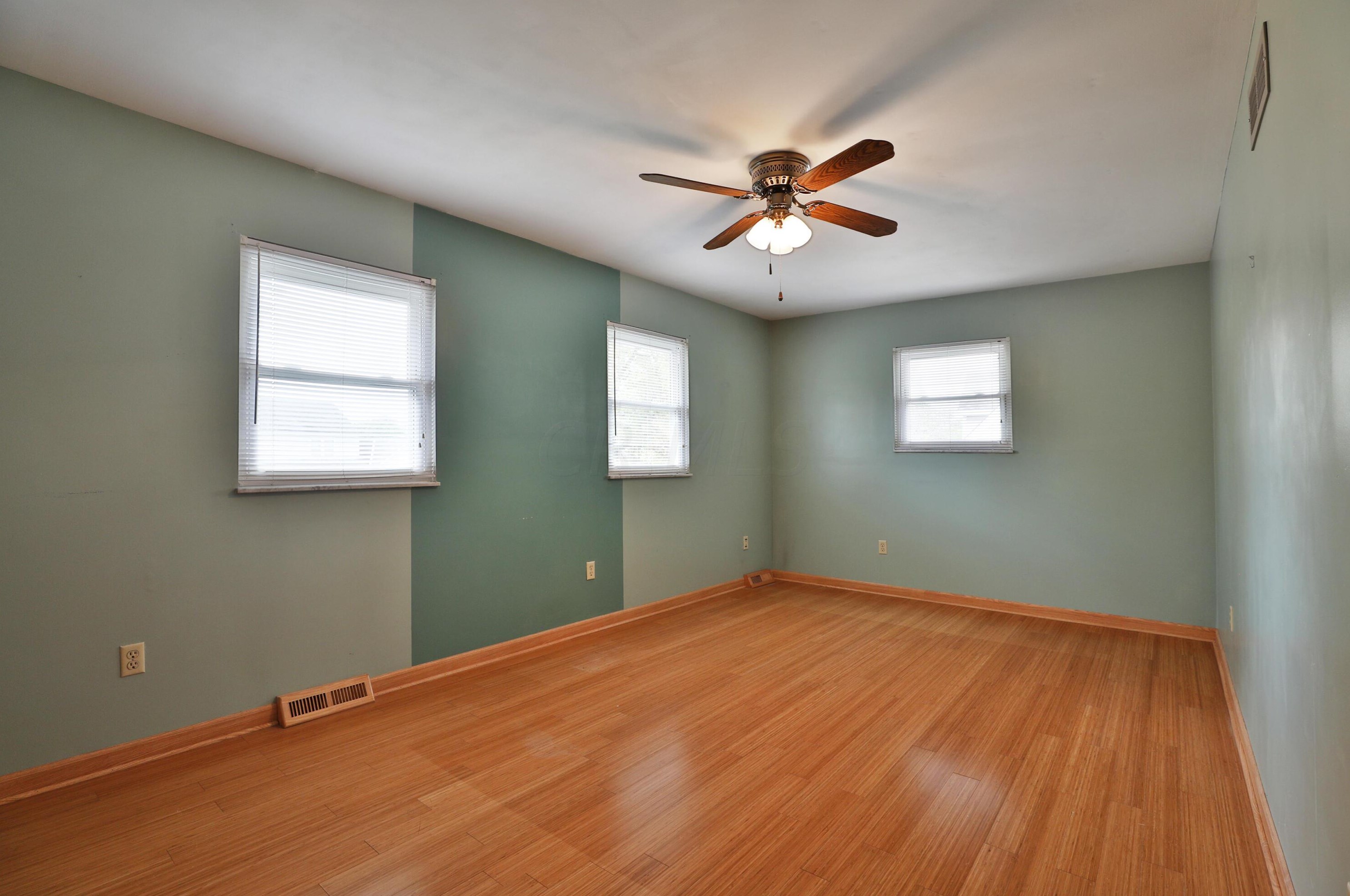 1606 Scottsdale Ave, Columbus OH 43235-2519 exterior