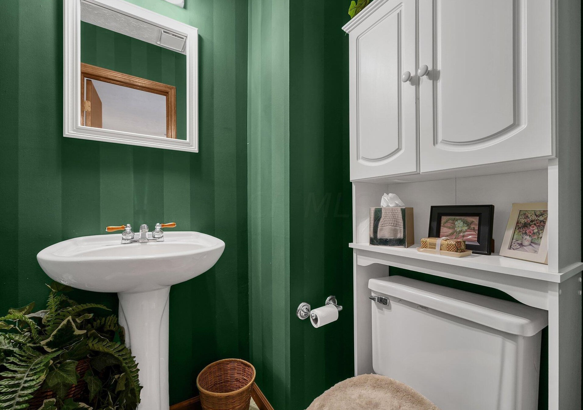 5280 Wood Run Blvd, Columbus OH 43220-7305 exterior