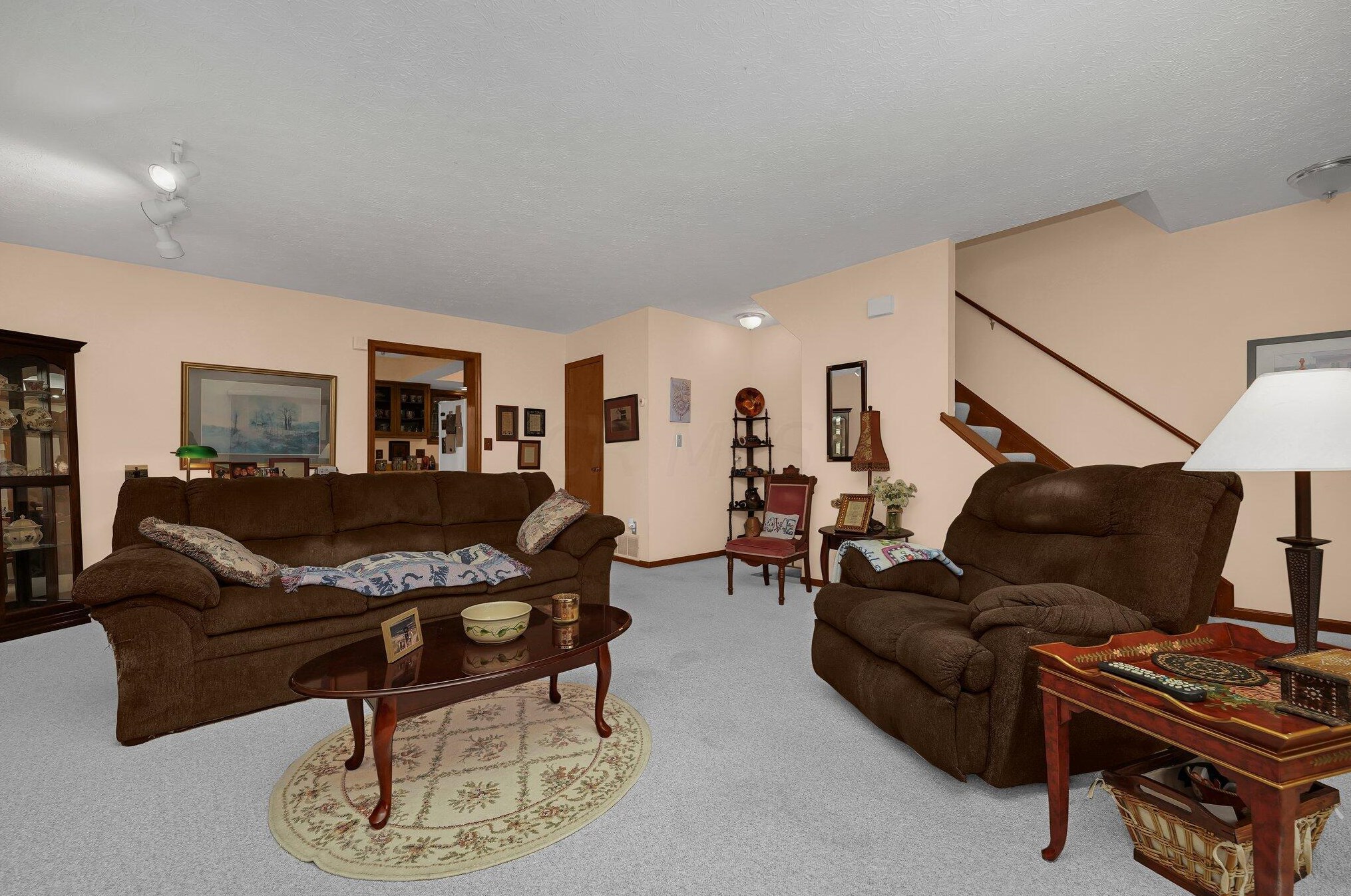 5280 Wood Run Blvd, Columbus OH 43220-7305 exterior