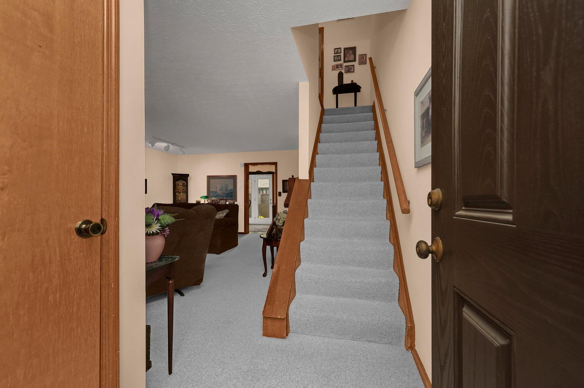 5280 Wood Run Blvd, Columbus OH 43220-7305 exterior