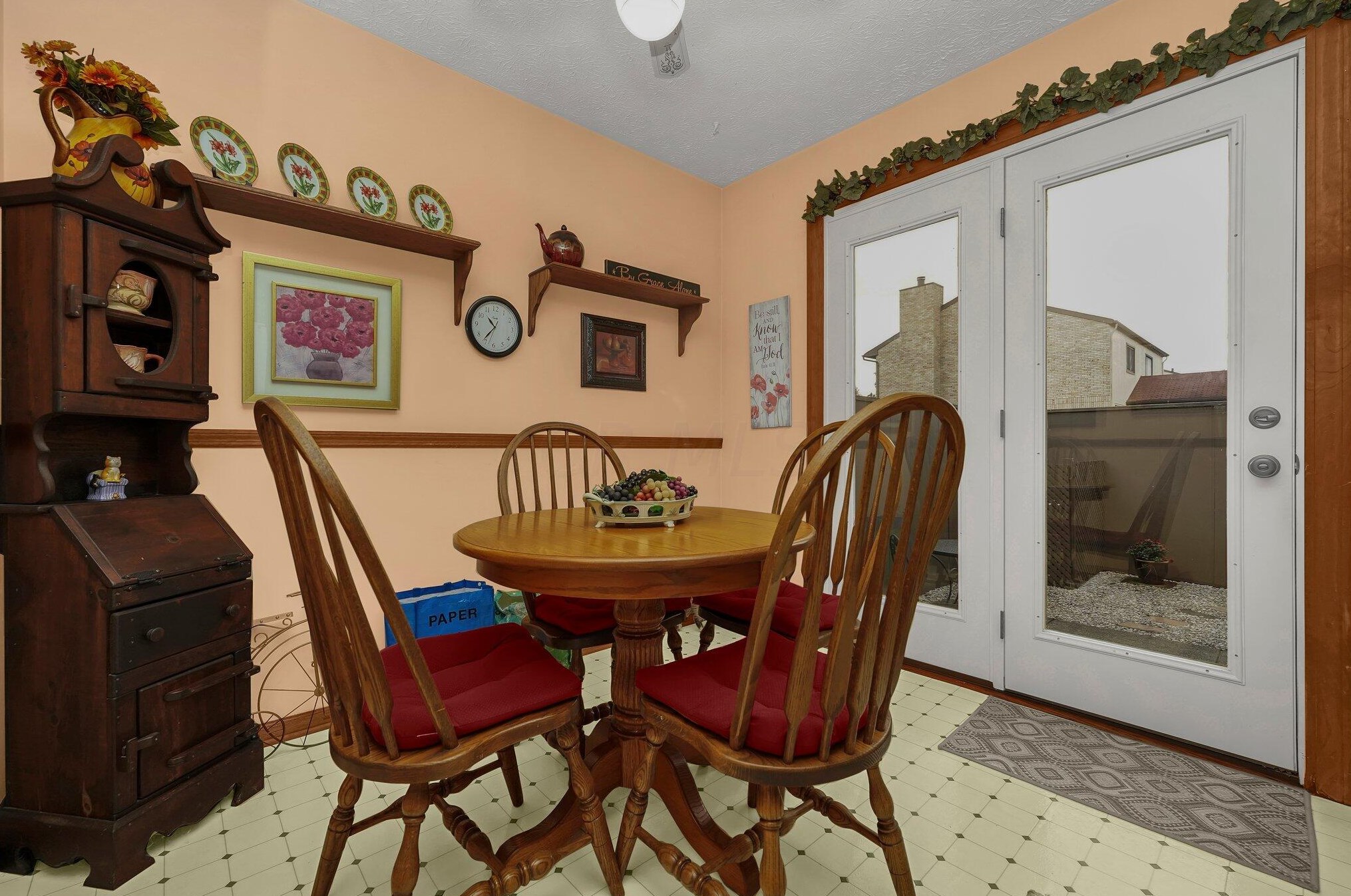 5280 Wood Run Blvd, Columbus OH 43220-7305 exterior