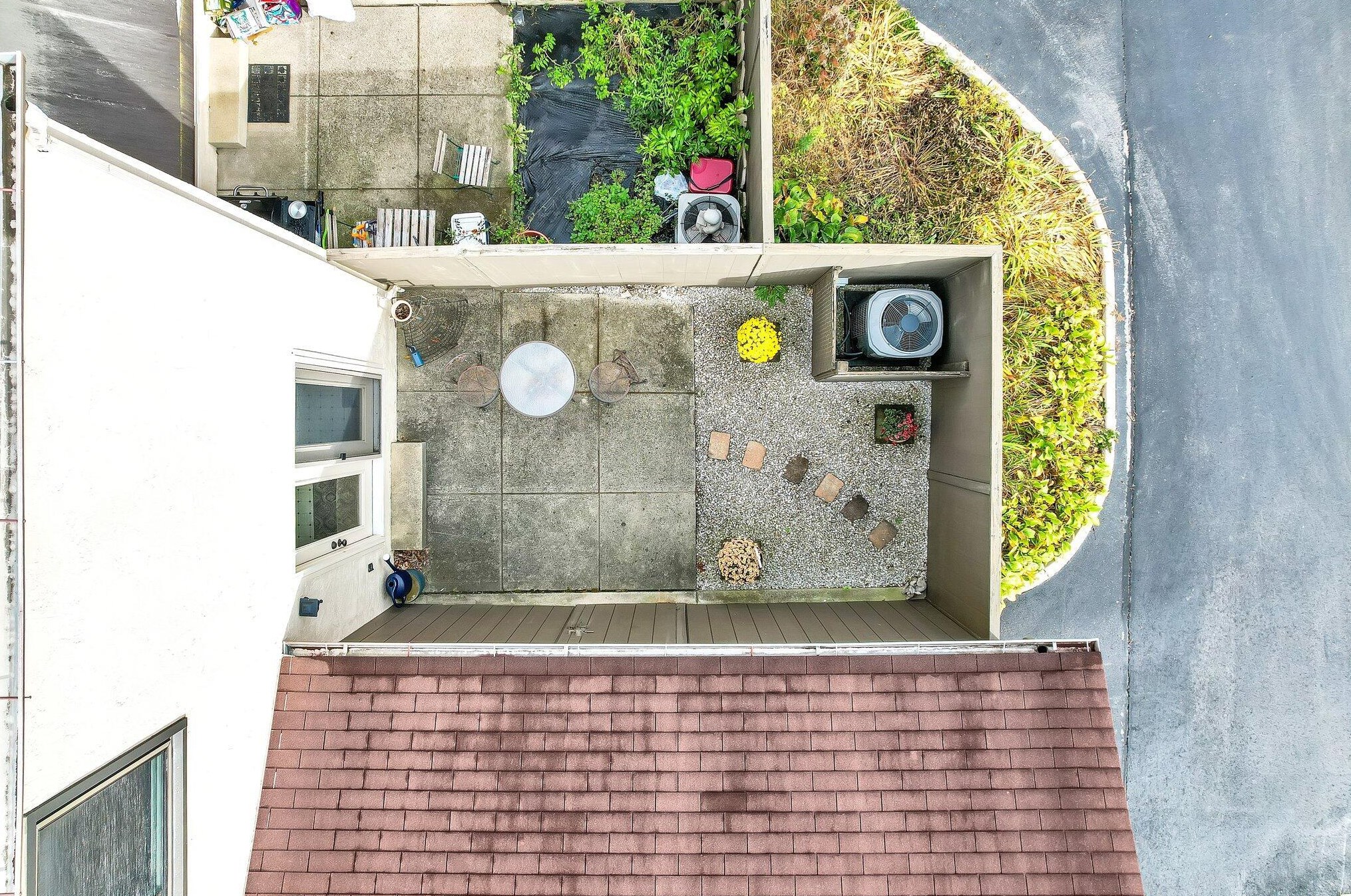 5280 Wood Run Blvd, Columbus OH 43220-7305 exterior