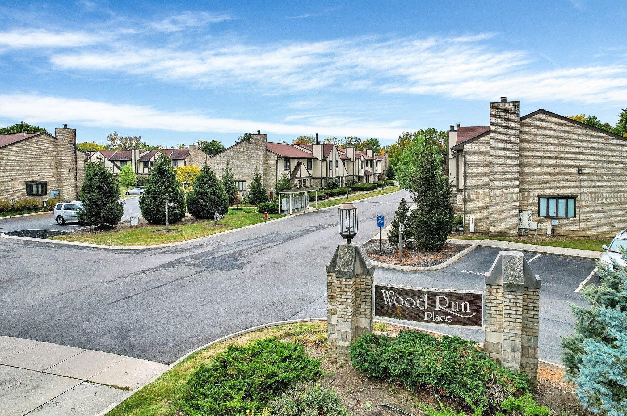 5280 Wood Run Blvd, Columbus OH 43220-7305 exterior