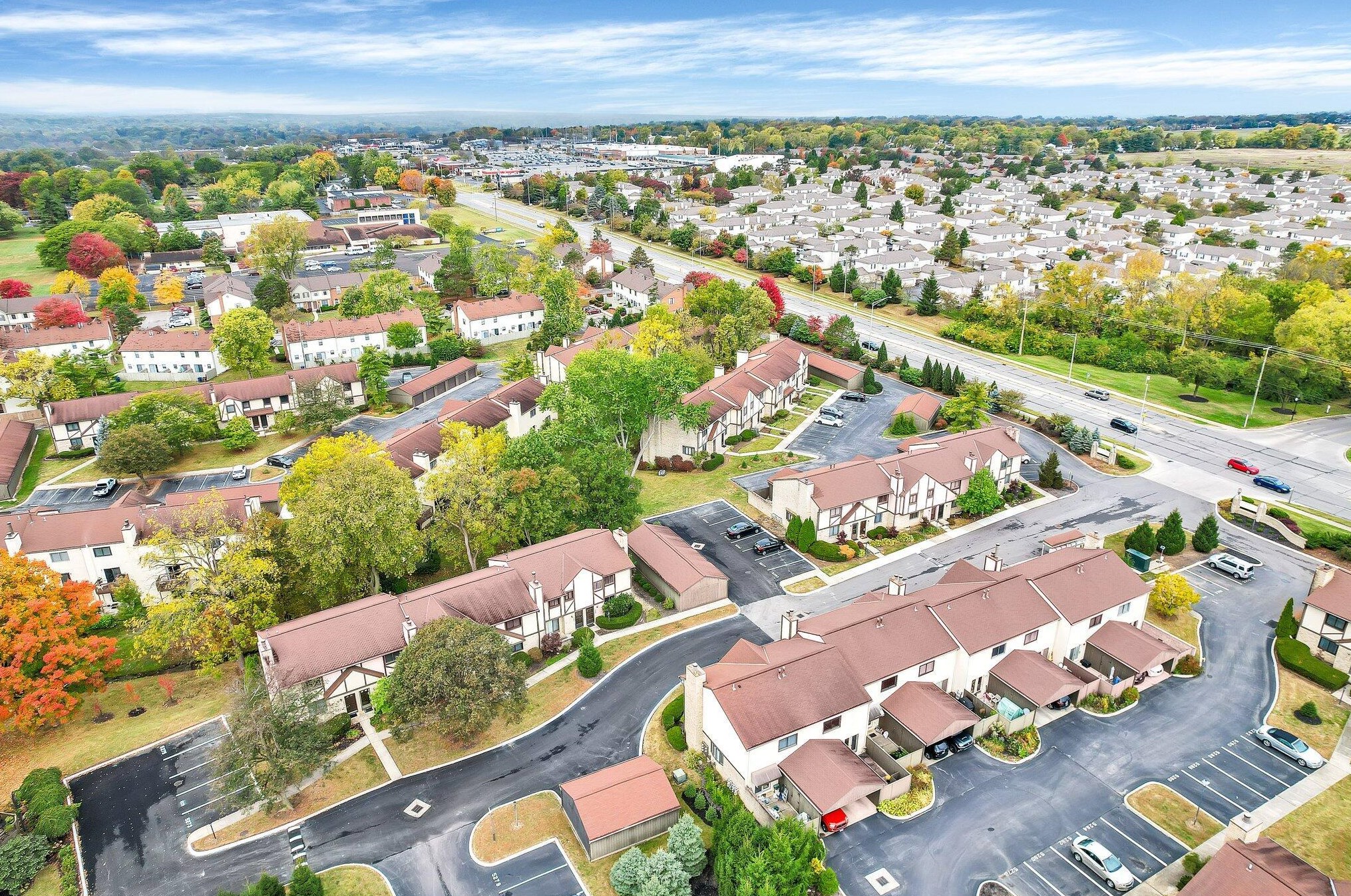 5280 Wood Run Blvd, Columbus OH 43220-7305 exterior