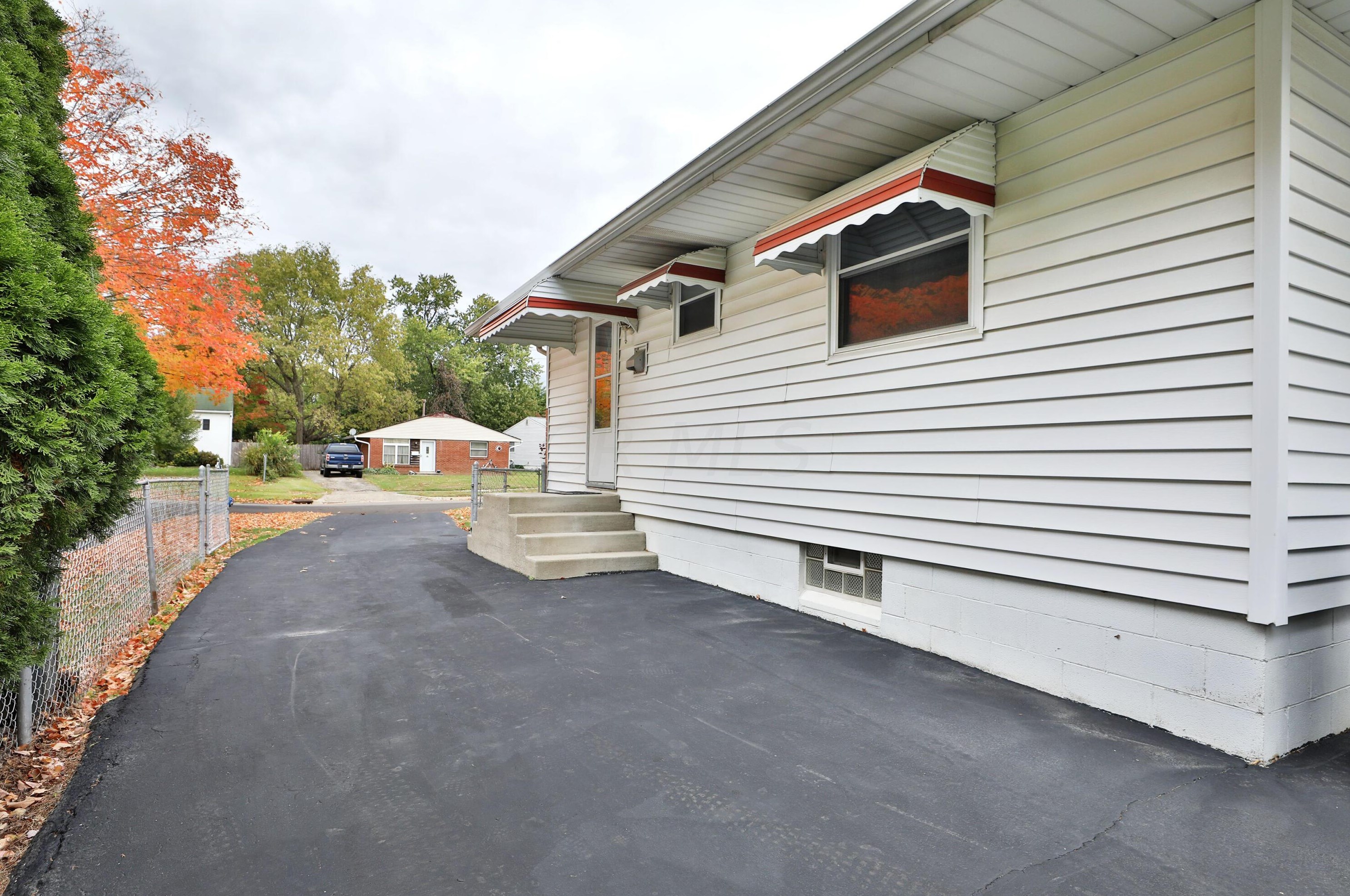 127 Cullman Rd, Columbus OH  43207-3020 exterior