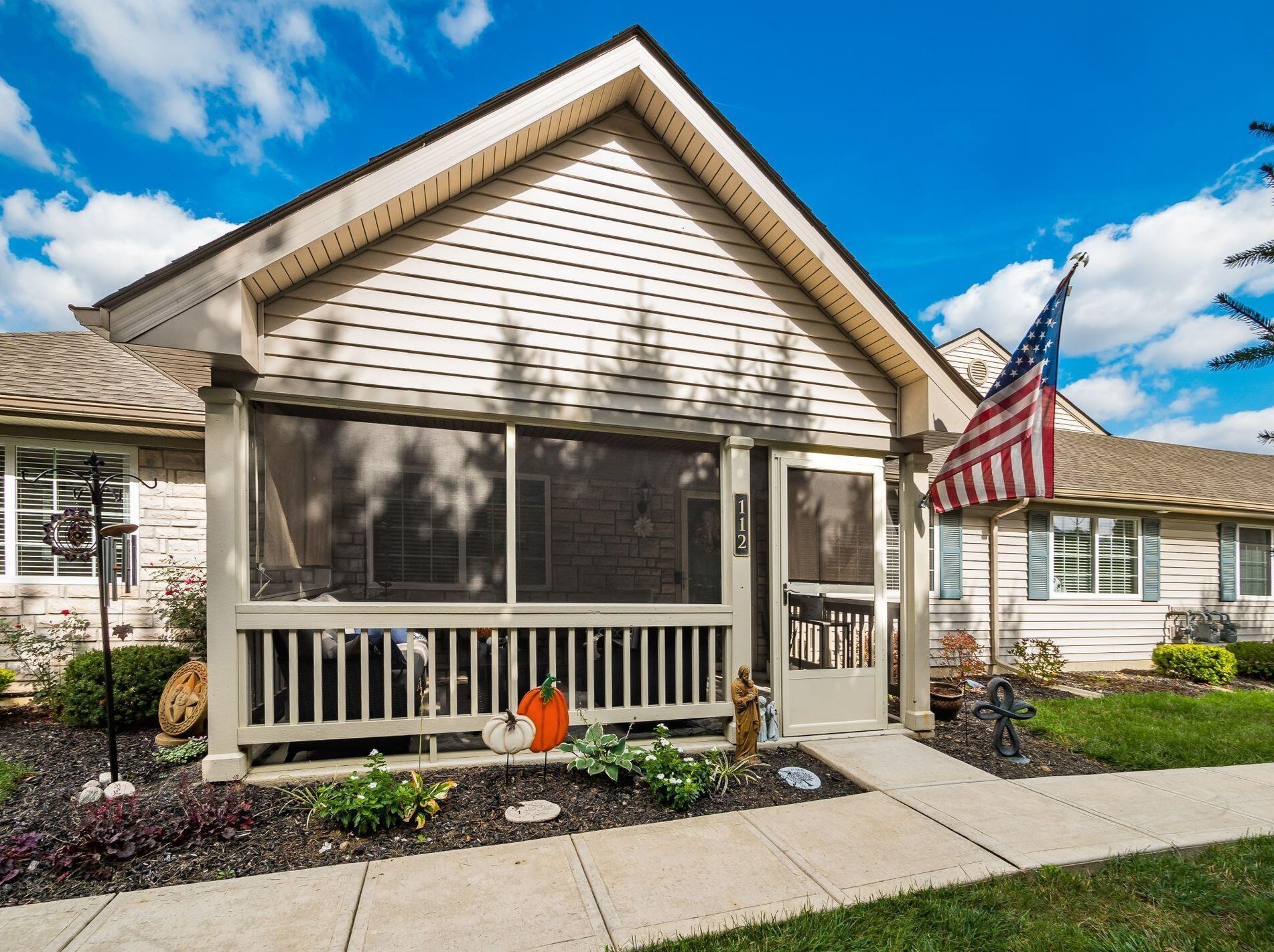 112 Pioneer Cir, Pickerington, OH 43147-7829