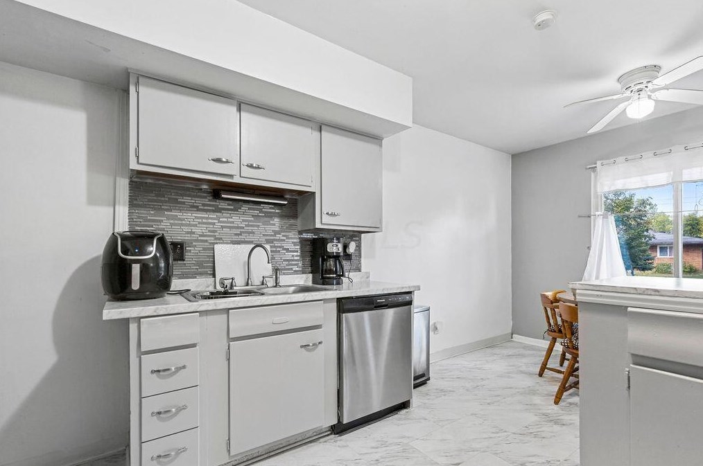 3885 Conway Dr, Columbus OH 43227-3324 exterior