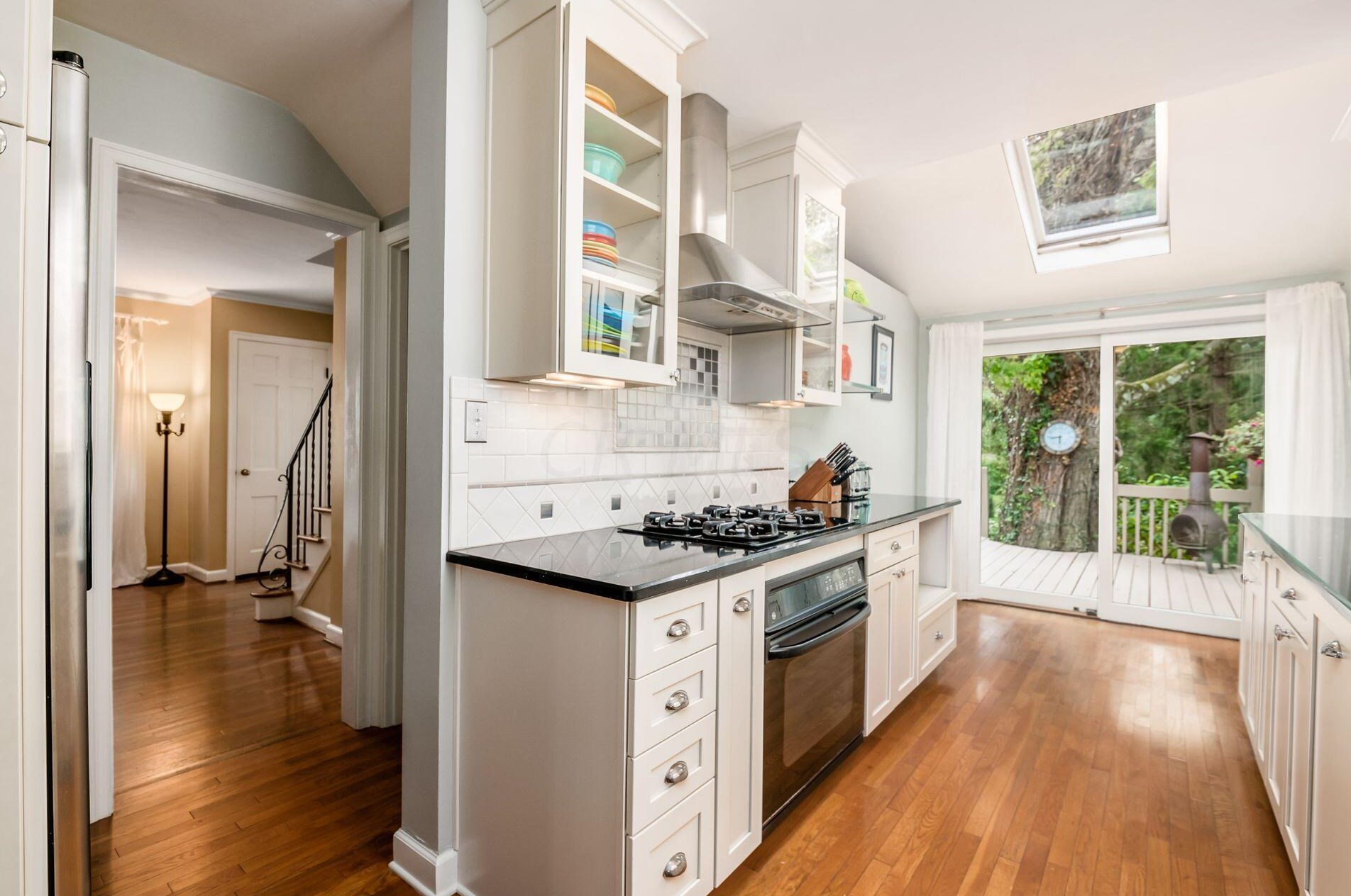 105 Henderson Rd, Columbus OH 43214-2404 exterior