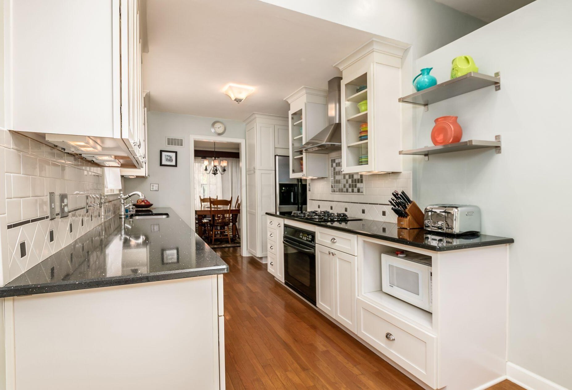 105 Henderson Rd, Columbus OH 43214-2404 exterior