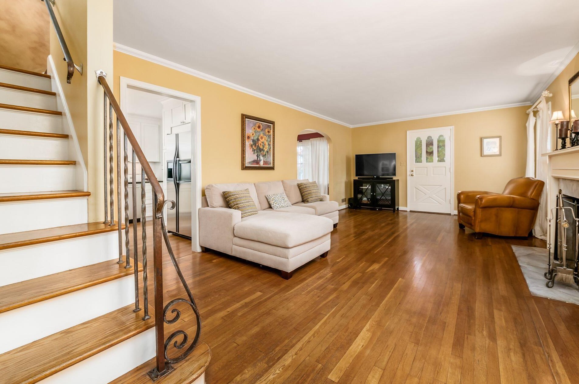 105 Henderson Rd, Columbus OH 43214-2404 exterior